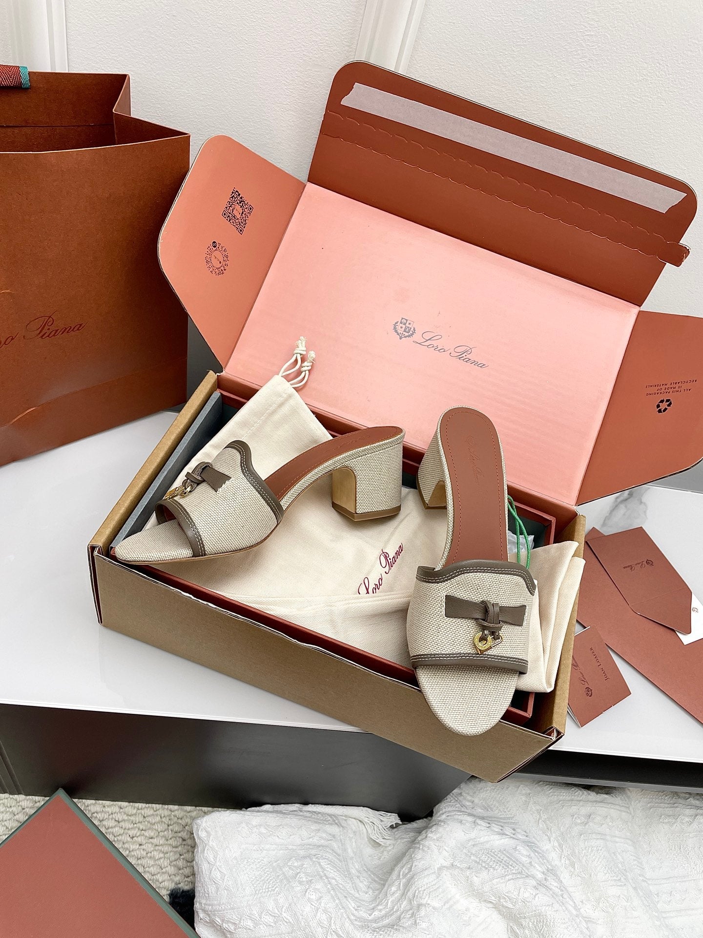 LP 26S HIGH HEEL SANDALS IN LIGHT BEIGE CANVAS AND GREY CALFSKIN