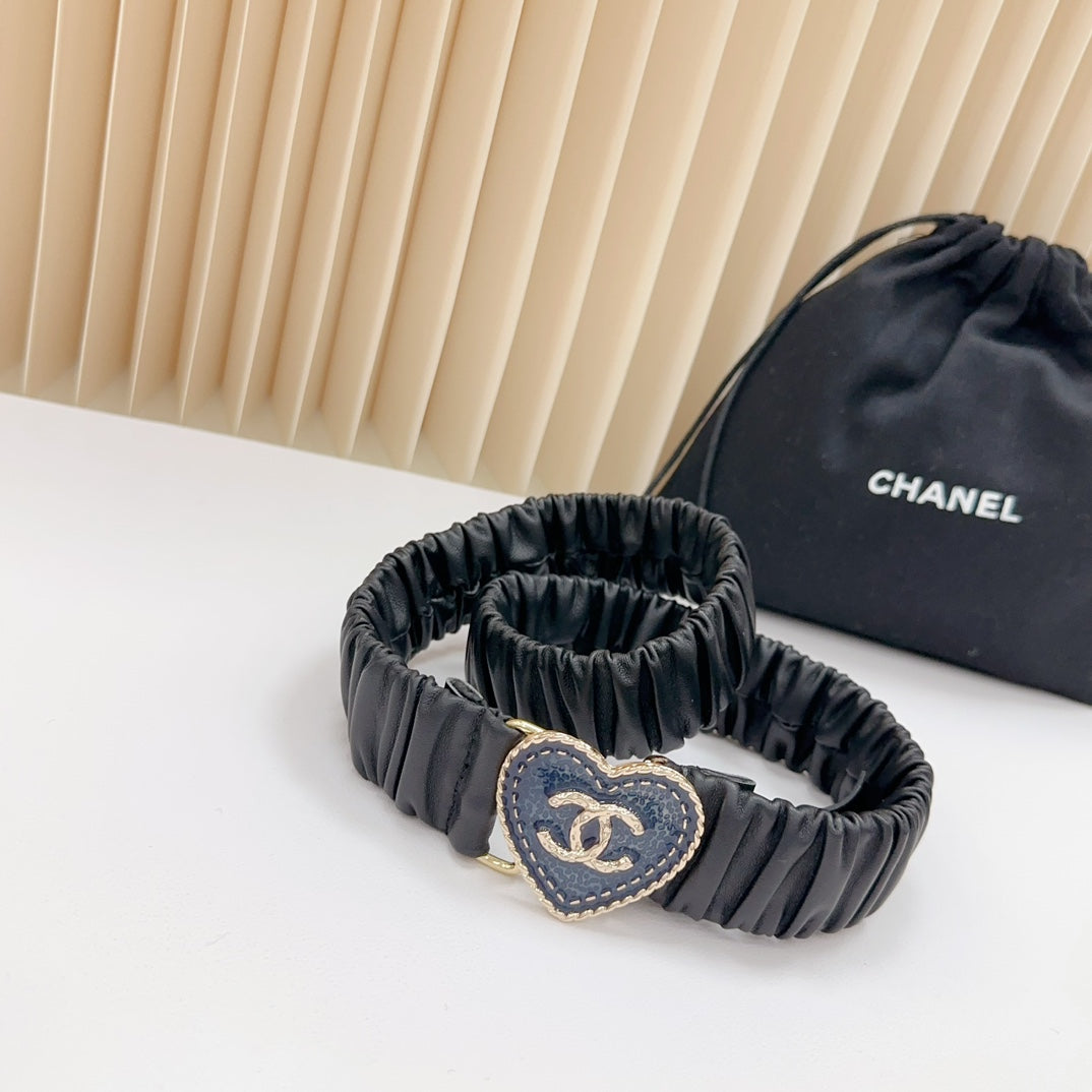 CC 30 MM ELASTIC BELT IN BLACK CALFSKIN GOLD HEART HARDWARE