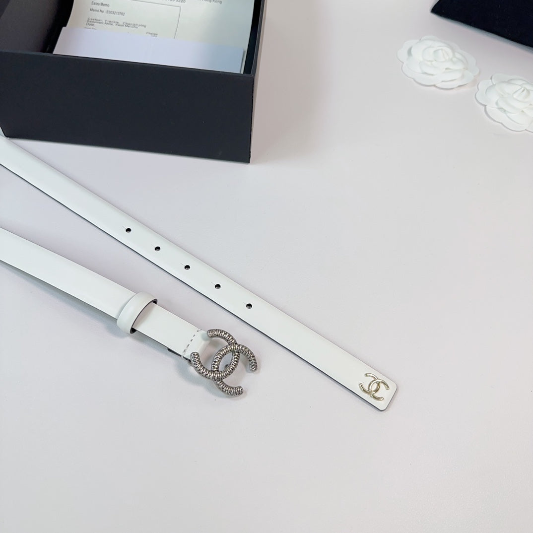 CC BELT 20 MM IN WHITE CALFSKIN WITH SILVER BUCKLE AND GOLD LOGO