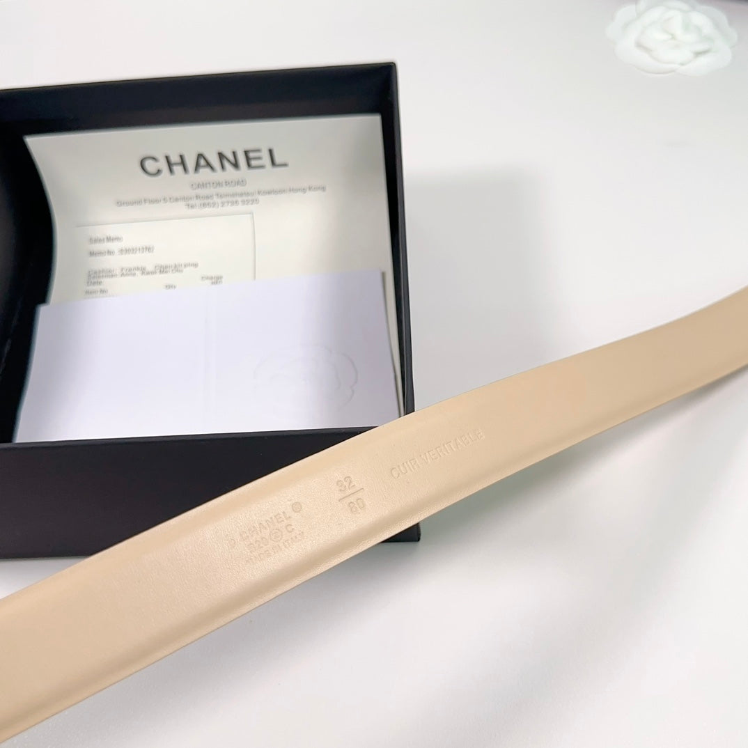 CC BELT 30 MM IN BISQUE BEIGE SMOOTH CALFSKIN WITH SILVER HARDWARE ATTACH PEARL