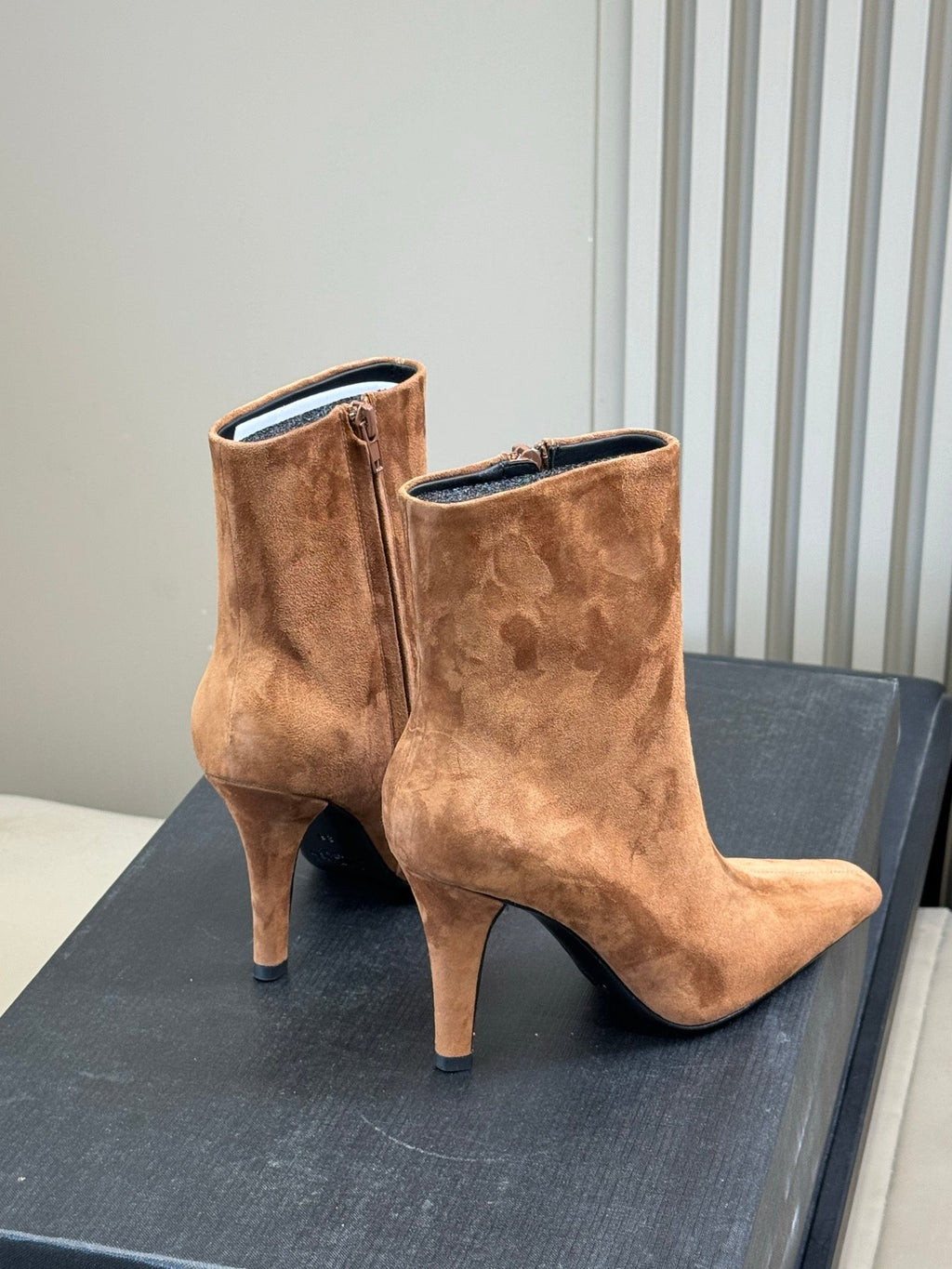 YSL 26S HEELED BOOTS IN LIGHT BROWN SUEDE