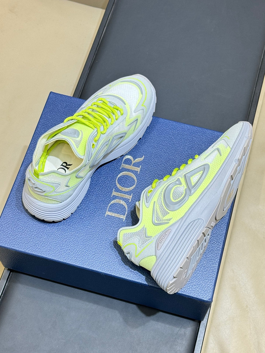 DIOR 26S B30 COUNTDOWN TECH SNEAKER IN GRAY AND GREEN TECHNICAL FABRIC AND SUEDE