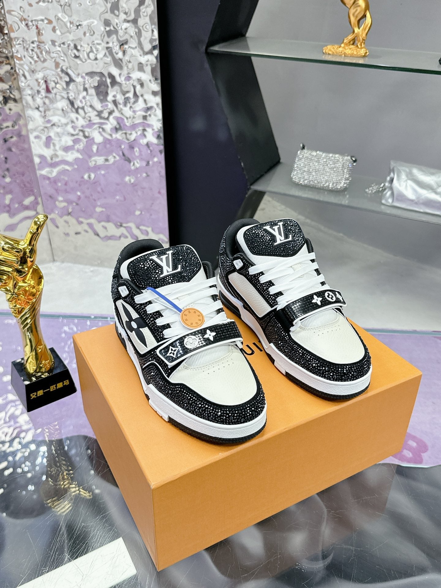 LV 26S TRAINER SNEAKERS IN BLACK WHITE CALFSKIN WITH RHINESTONE