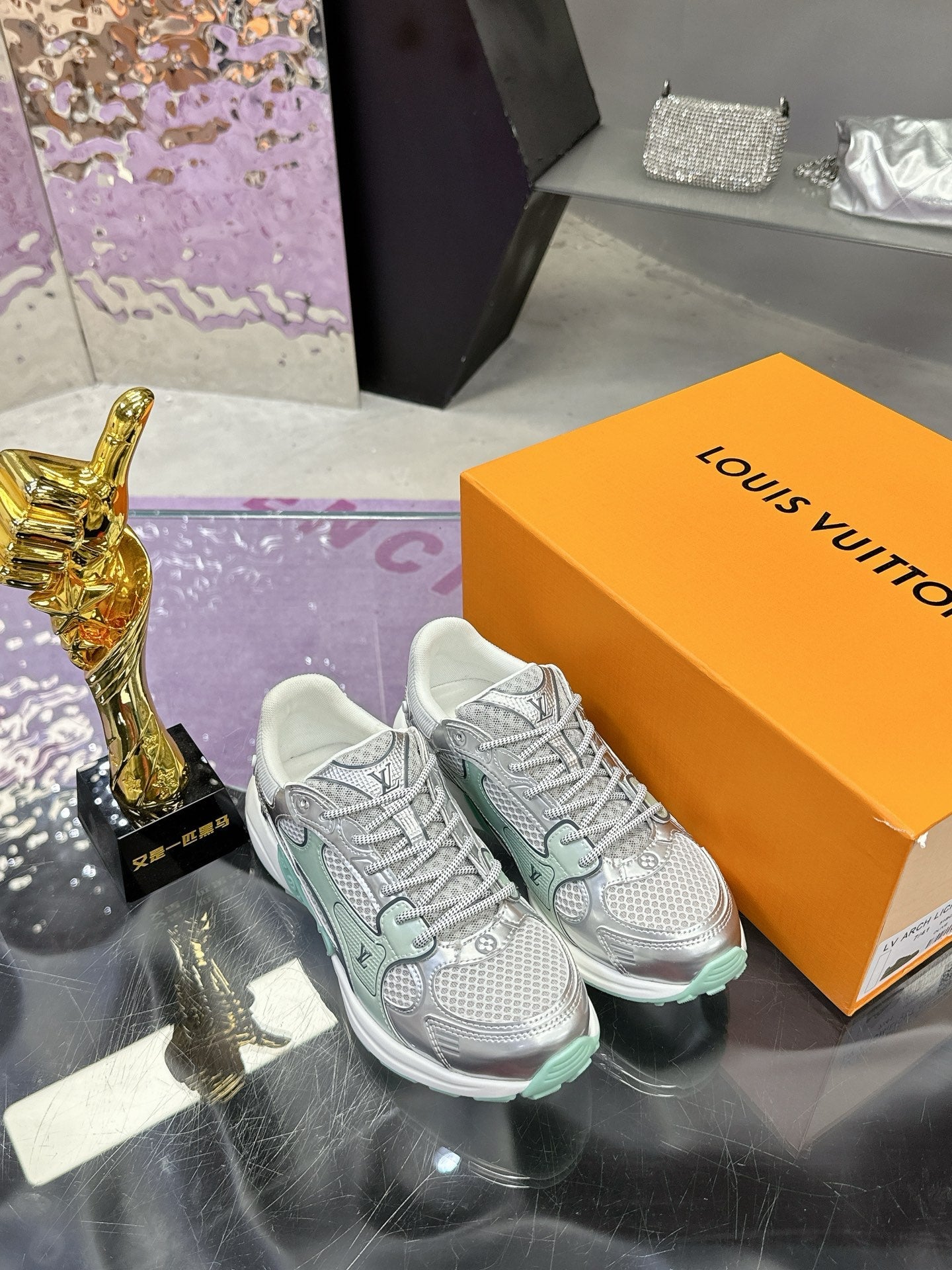 LV SNEAKERS IN SILVER AND GREEN MESH MIX CALFSKIN