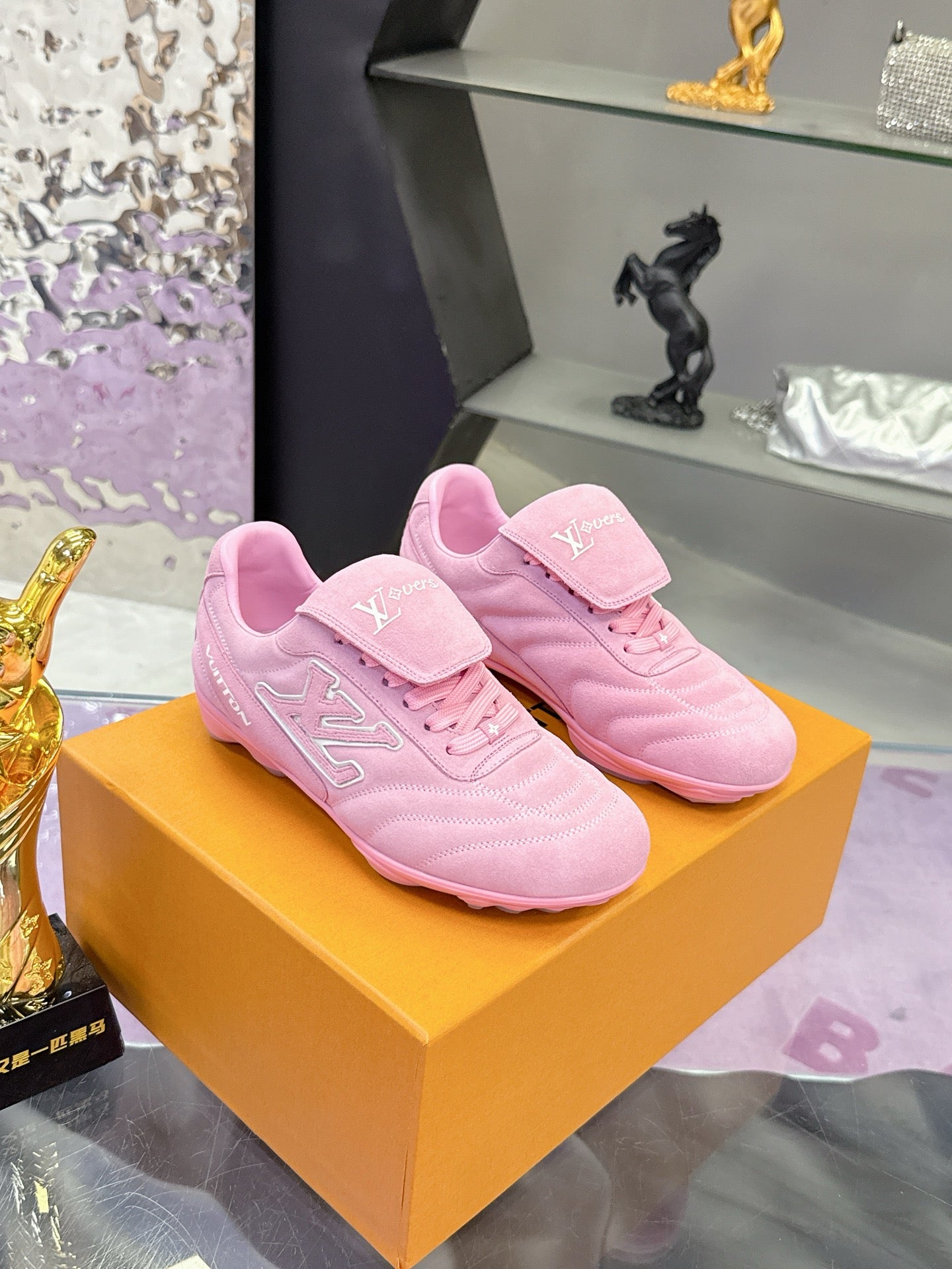 LV 26S FOOTPRINT SOCCER SNEAKERS IN PINK SUEDE