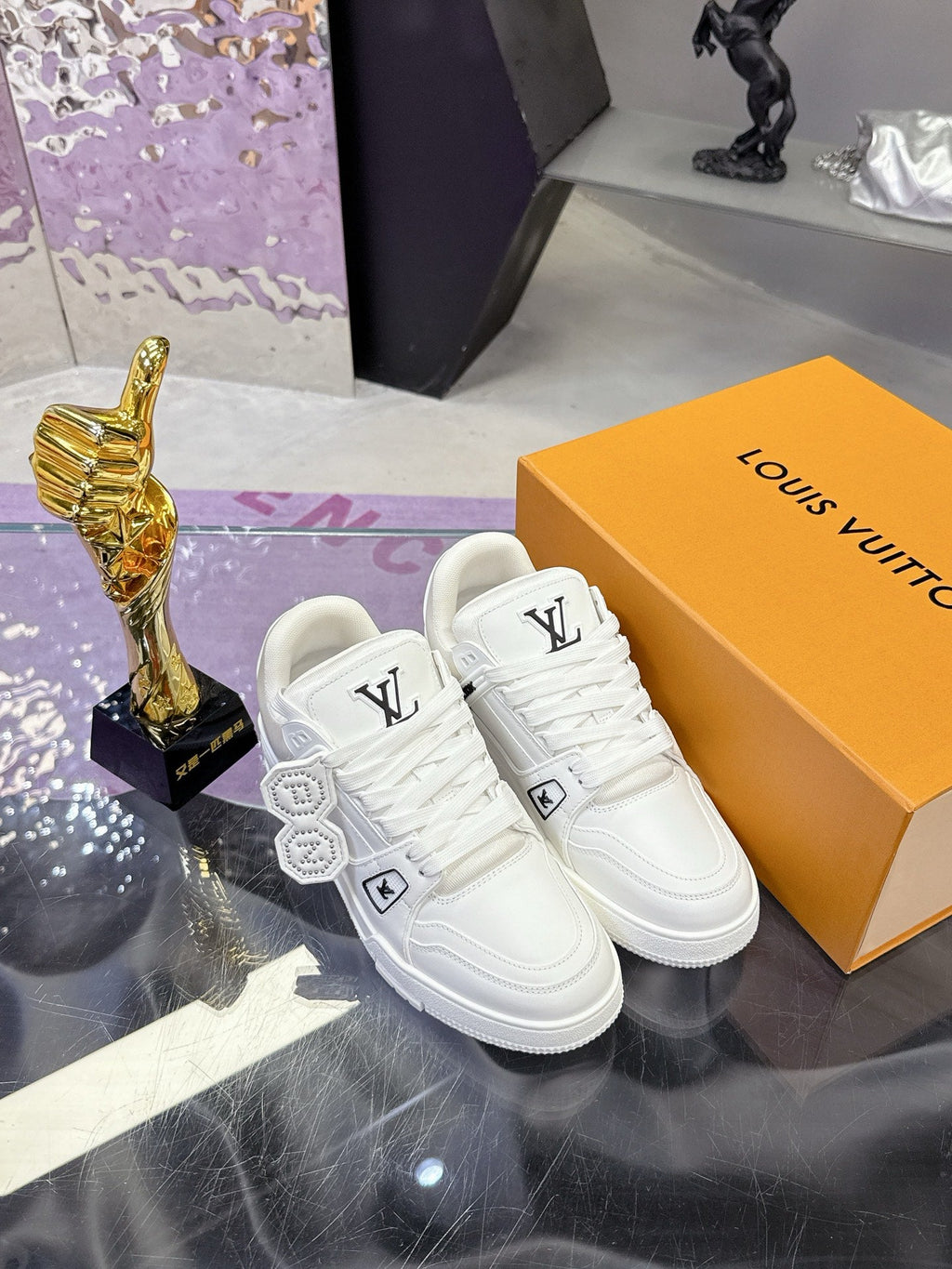 LV 26S LOW TOP SNEAKERS IN WHITE CALFSKIN