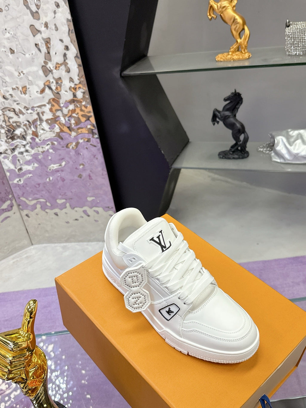 LV 26S LOW TOP SNEAKERS IN WHITE CALFSKIN