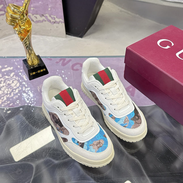 GUCCI 26S SNEAKER IN WHITE AND BLUE CALFSKIN
