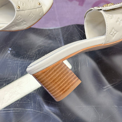 LV 26S BLOCK HEEL MULE SANDALS IN WHITE EMBOSSED CALFSKIN GOLD HARDWARE