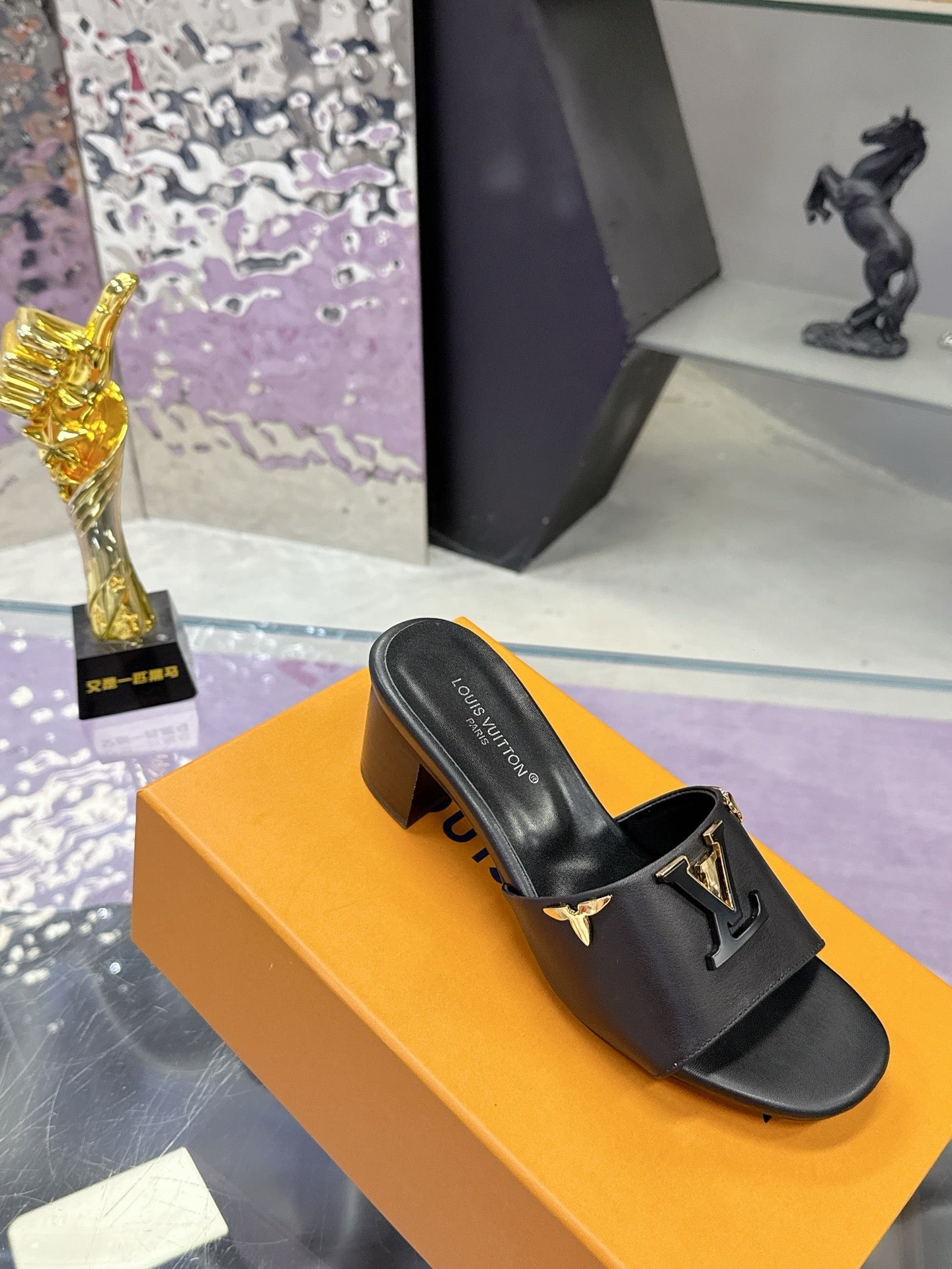 LV 26S BLOCK HEEL MULE SANDALS IN BLACK CALFSKIN GOLD HARDWARE