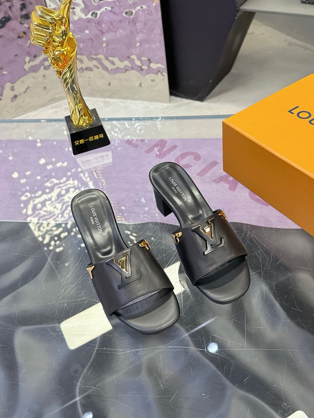 LV 26S BLOCK HEEL MULE SANDALS IN BLACK CALFSKIN GOLD HARDWARE