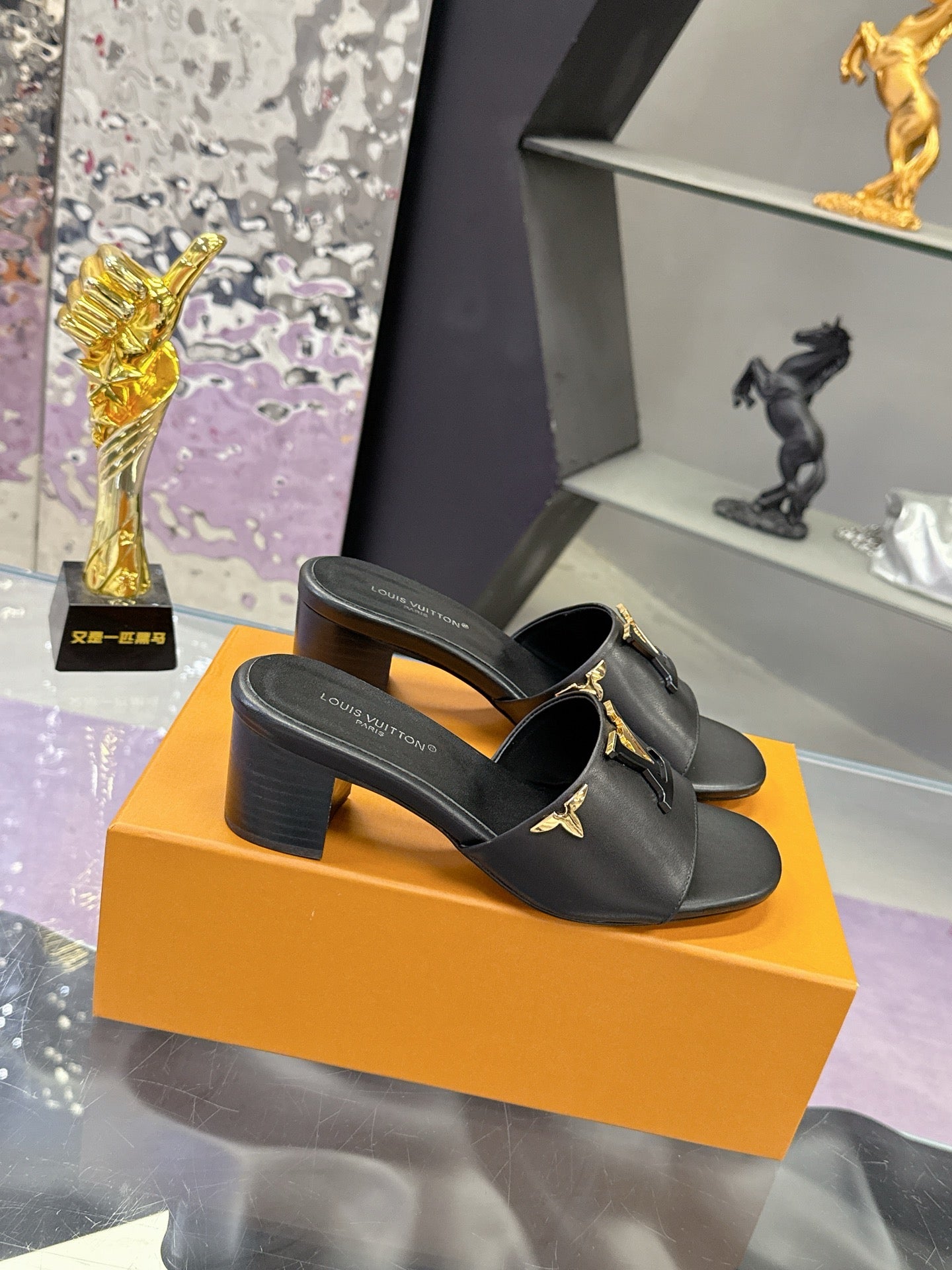 LV 26S BLOCK HEEL MULE SANDALS IN BLACK CALFSKIN GOLD HARDWARE