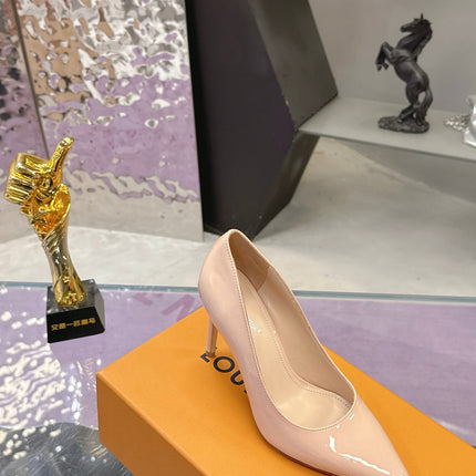 LV 26S POINTED TOE PUMPS 85MM IN NUDE BEIGE PATENT CALFSKIN