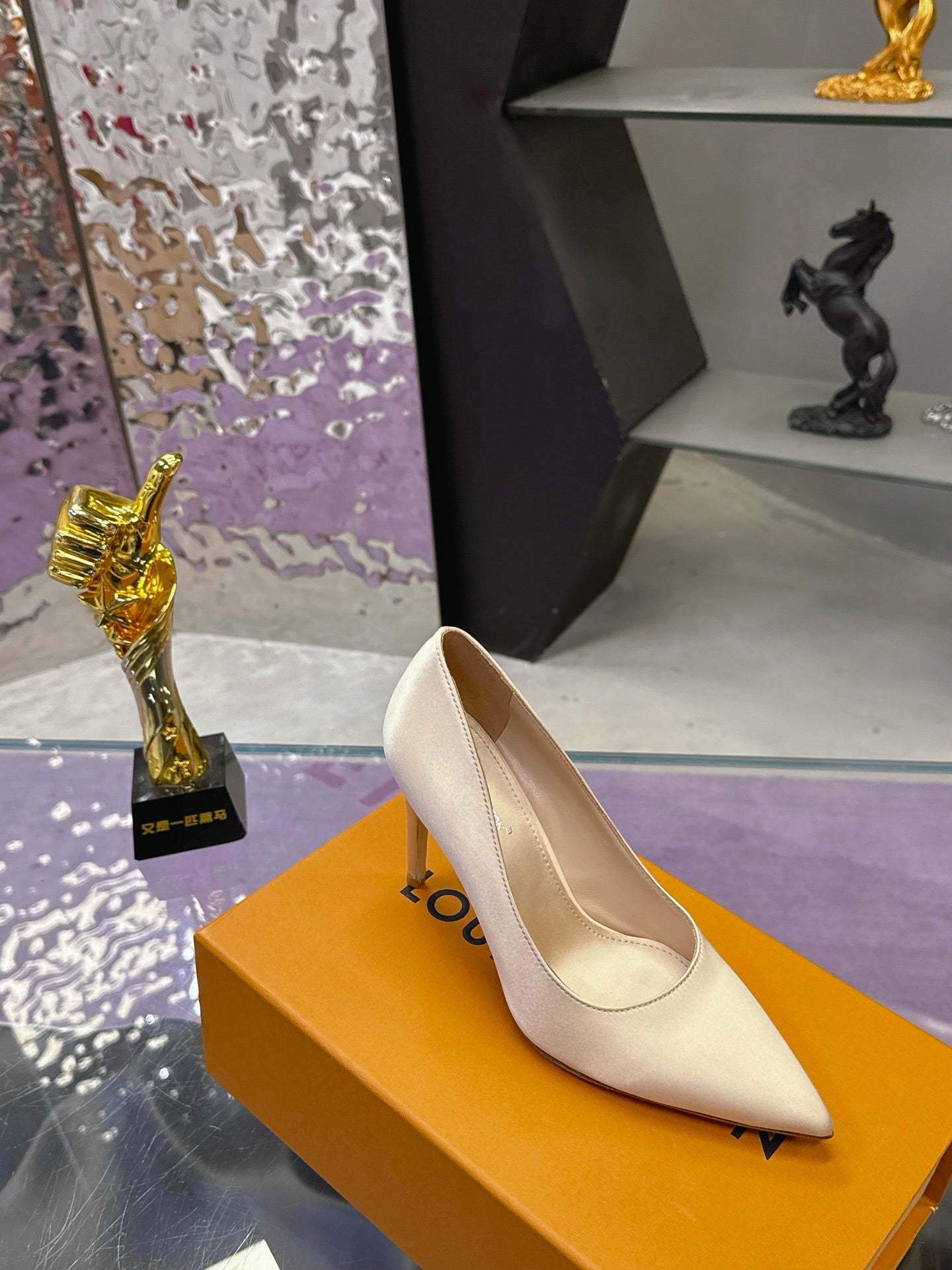 LV 26S POINTED TOE PUMPS 85MM IN NUDE BEIGE SATIN