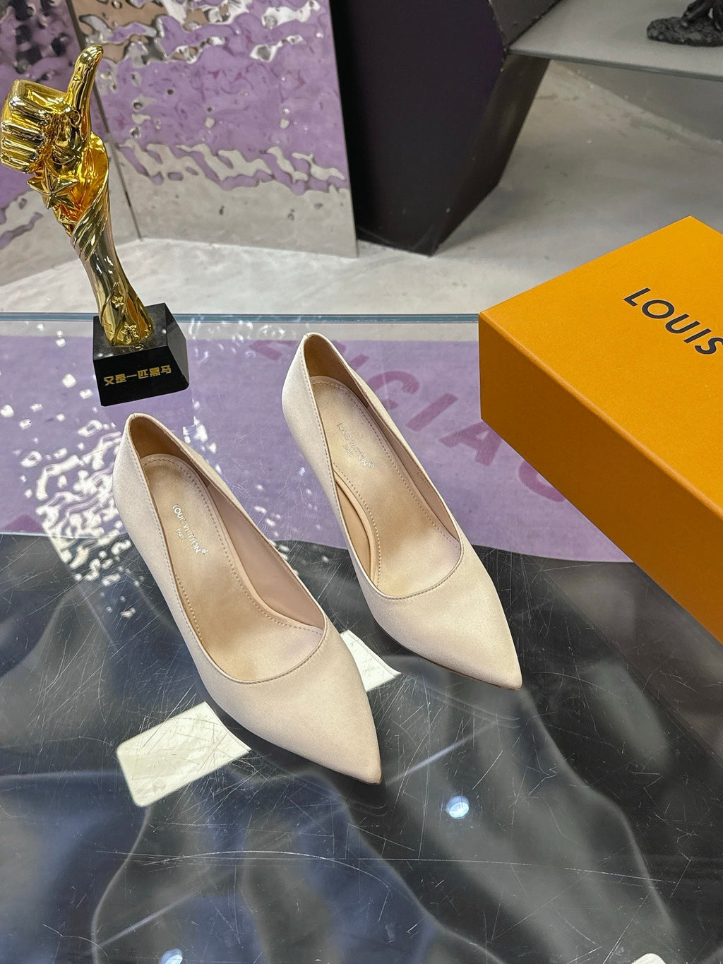 LV 26S POINTED TOE PUMPS 85MM IN NUDE BEIGE SATIN