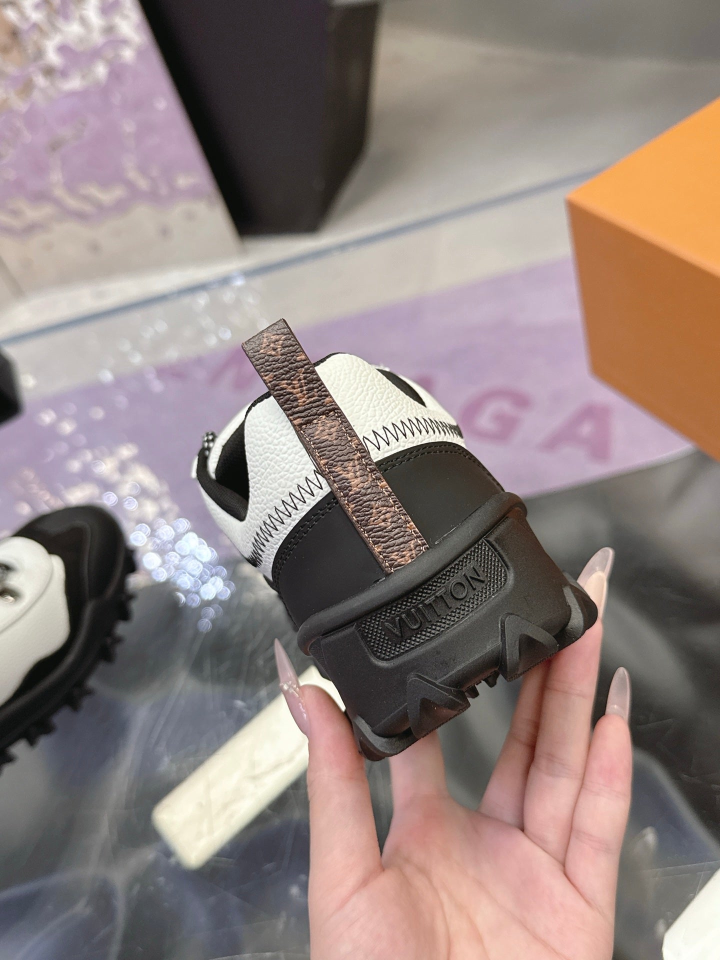 LV 26S RUSH XPLORER SNEAKER IN WHITE BLACK CALFSKIN AND SUEDE