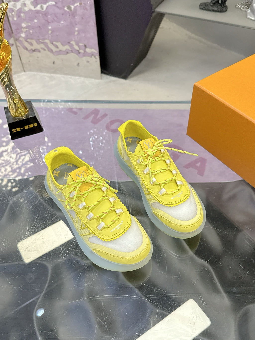 LV 26S SKATE SNEAKERS IN YELLOW MESH TRANSLUCENT SOLE