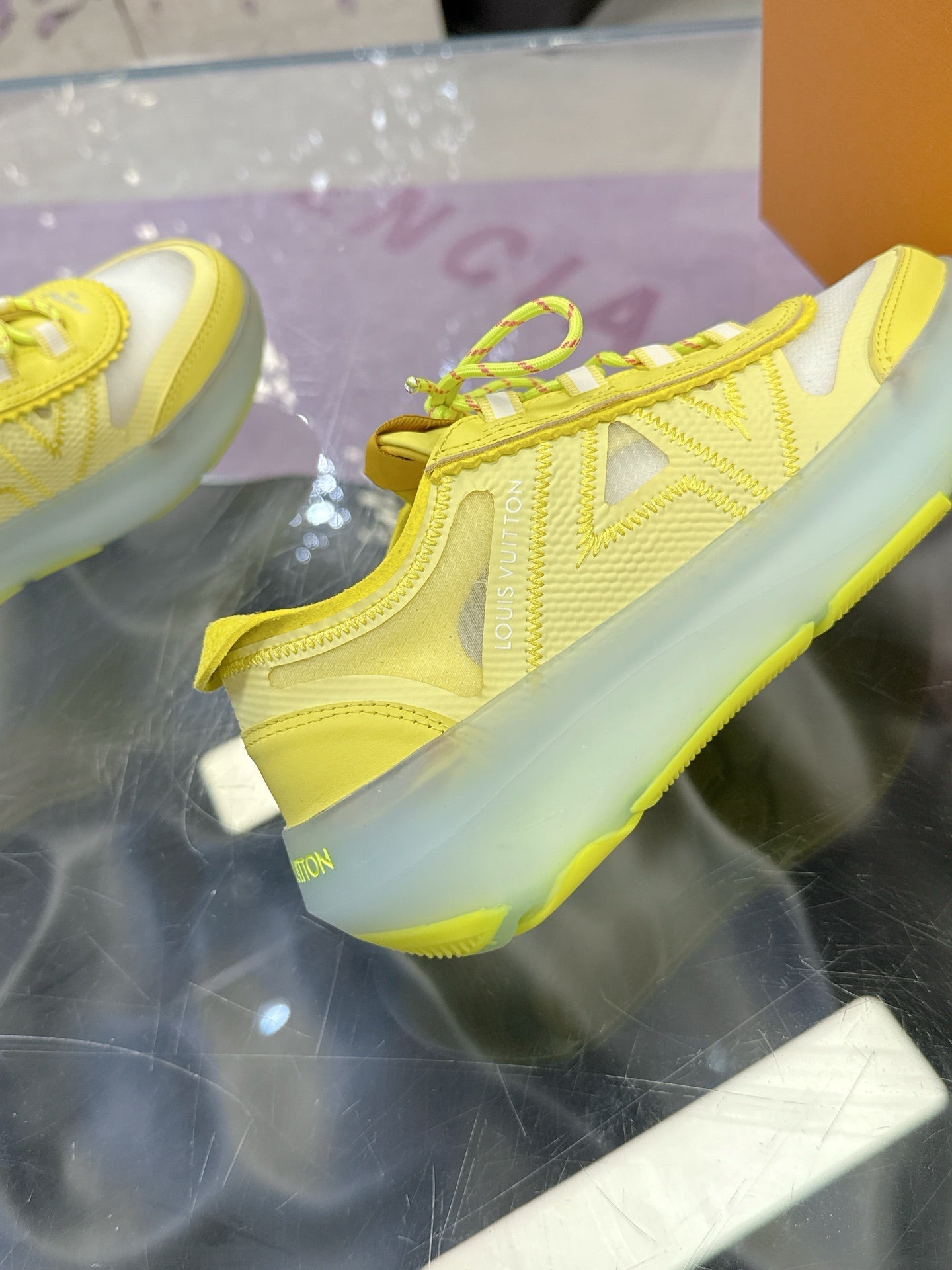 LV 26S SKATE SNEAKERS IN YELLOW MESH TRANSLUCENT SOLE