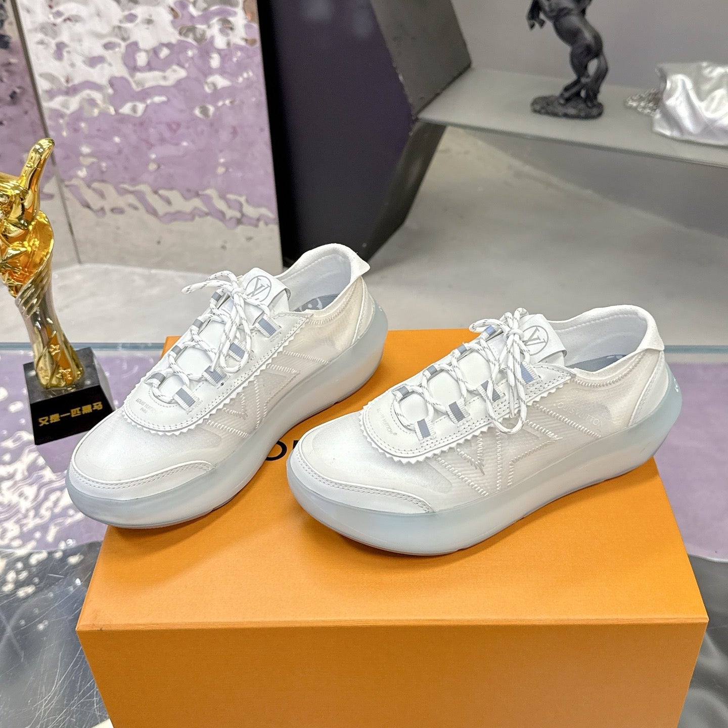 LV 26S SKATE SNEAKERS IN WHITE MESH TRANSLUCENT SOLE