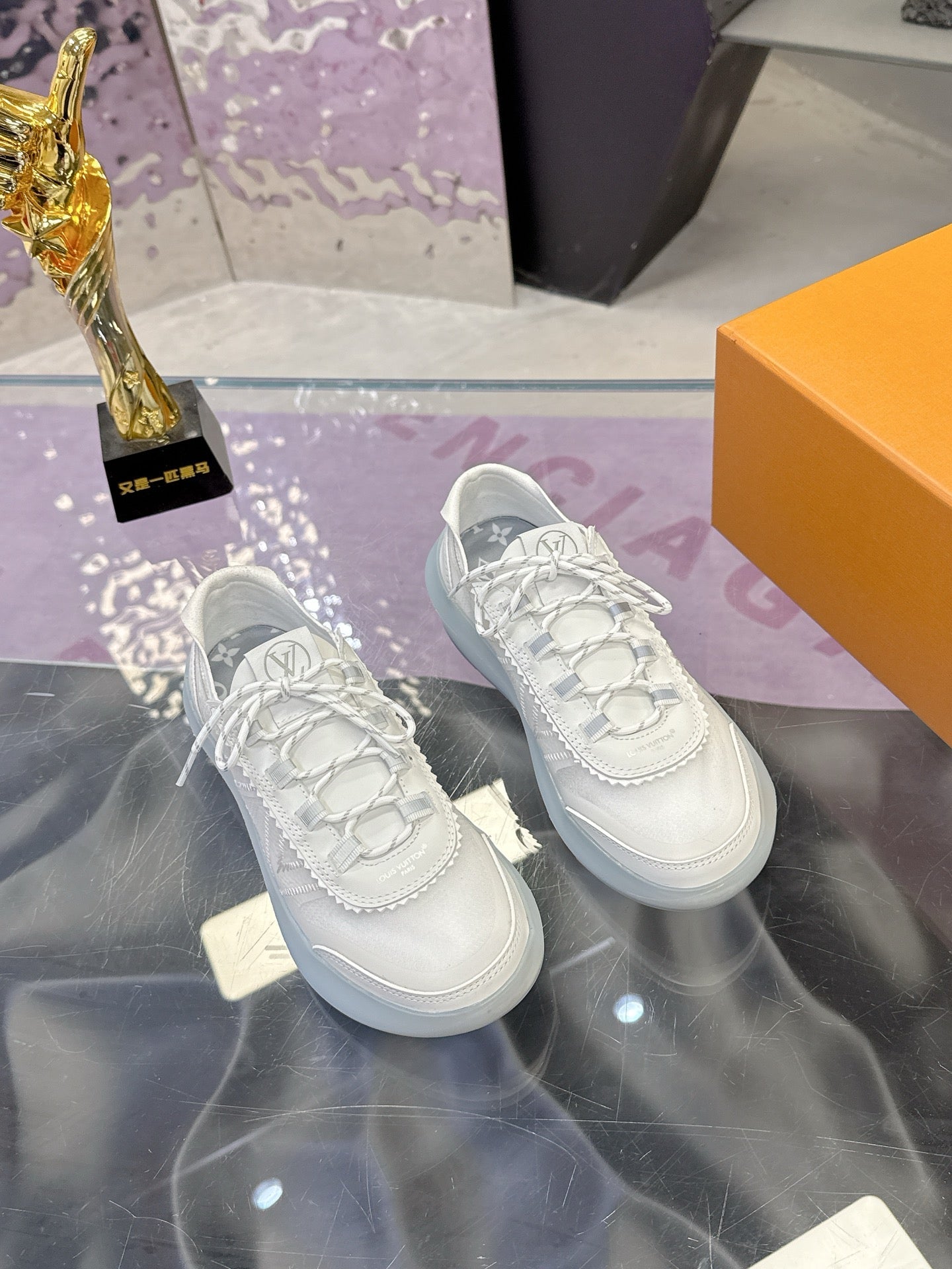 LV 26S SKATE SNEAKERS IN WHITE MESH TRANSLUCENT SOLE
