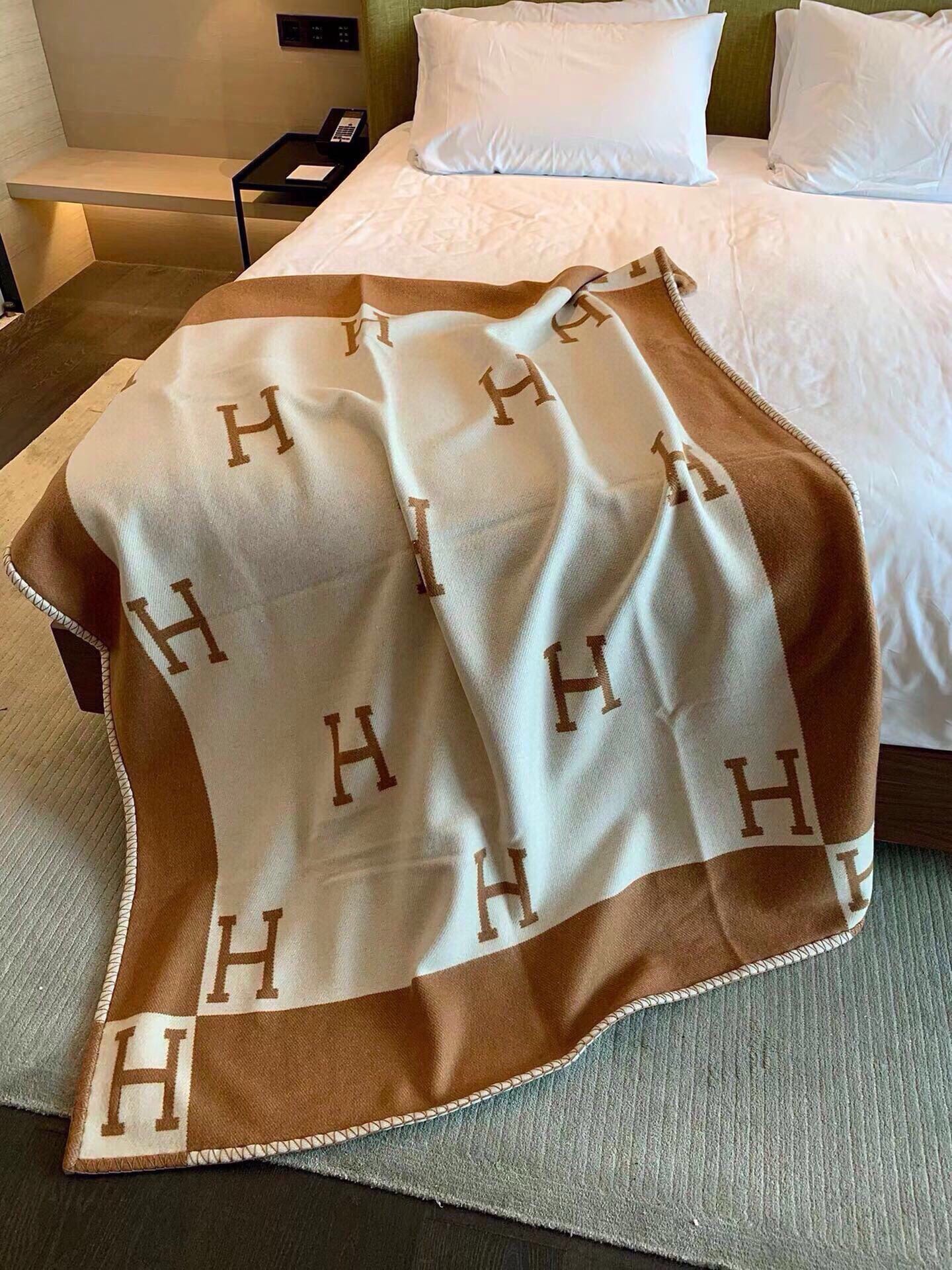 TIGRE BAYADERE BLANAVALON III THROW BLANKET IN CAMEL BROWN CASHMERE 407143
