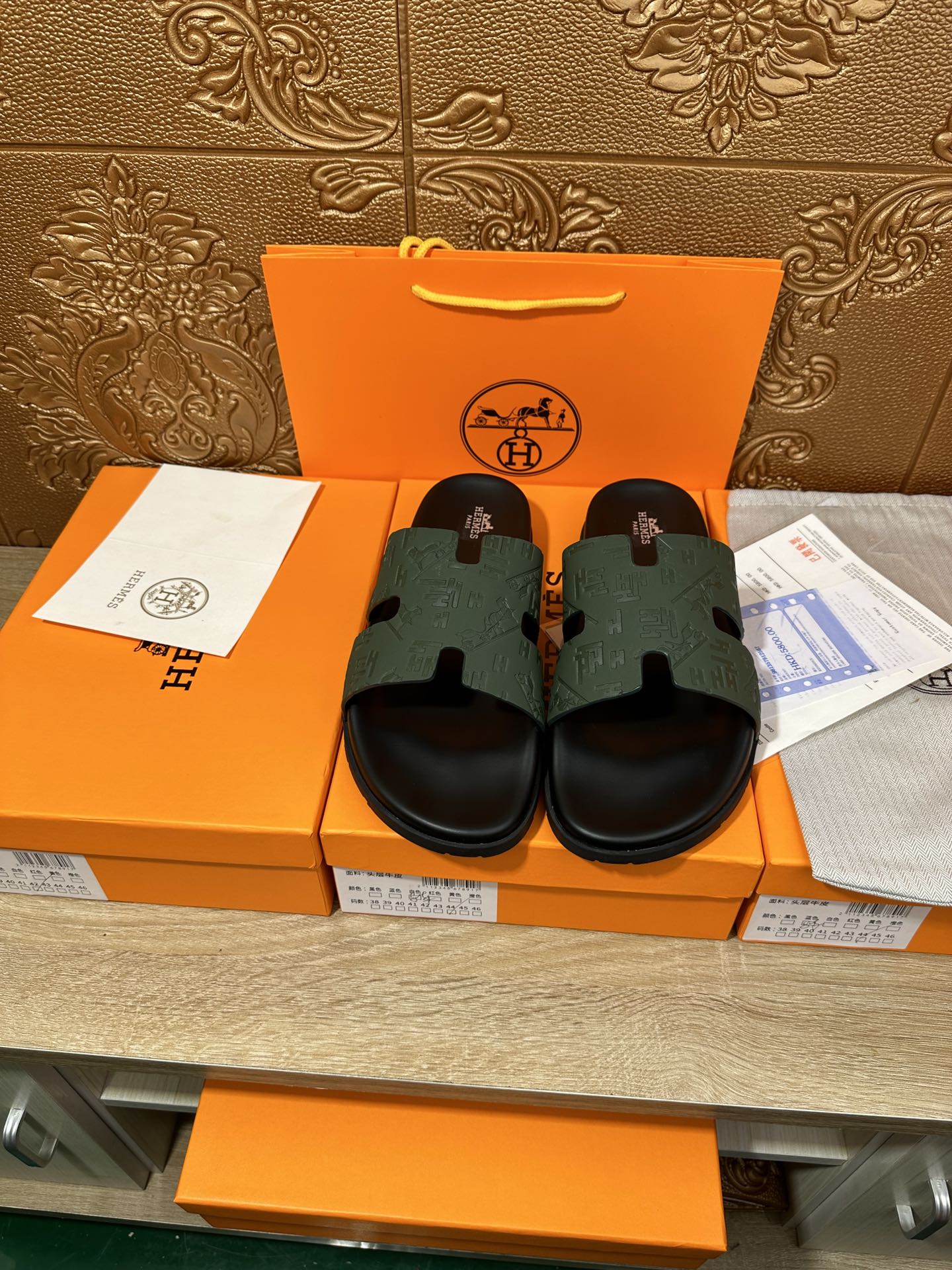 HM IZMIR SLIPPER PEACOCK CALFSKIN
