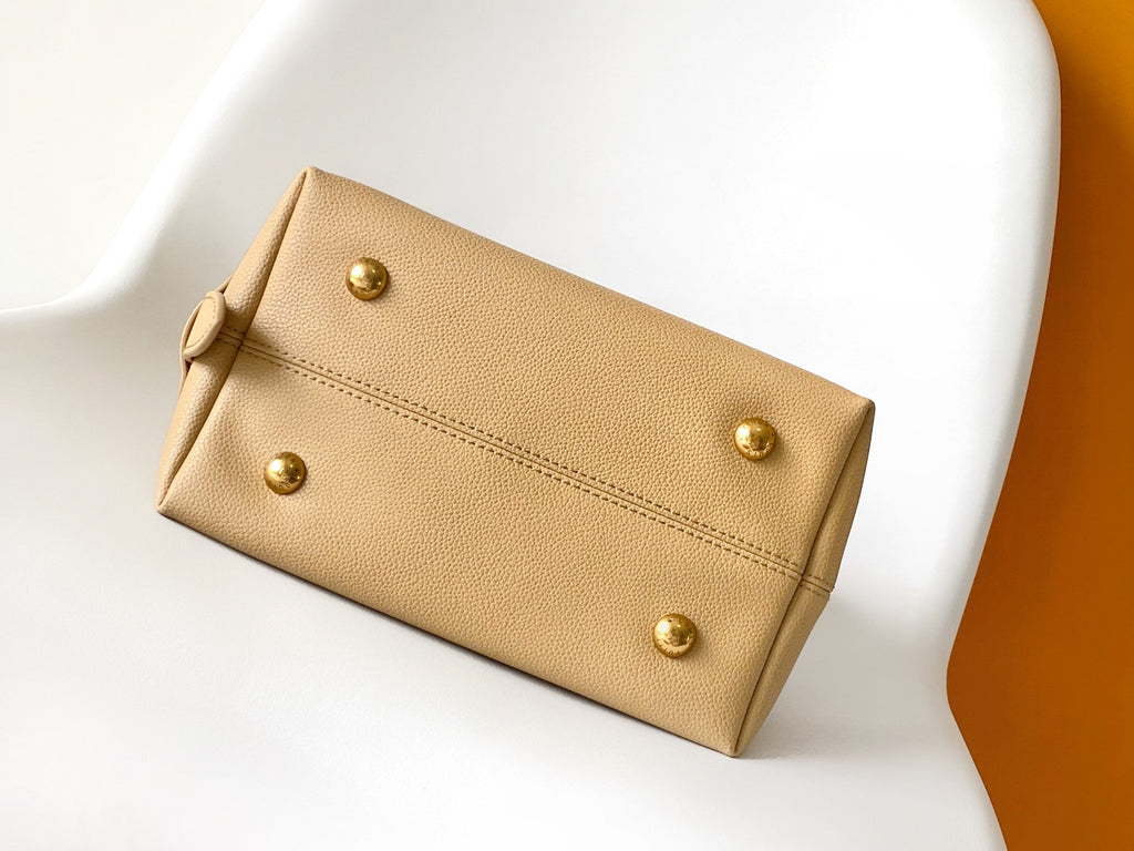 LV 25S LOW KEY HOBO BAG 35 CM IN BEIGE CALFSKIN