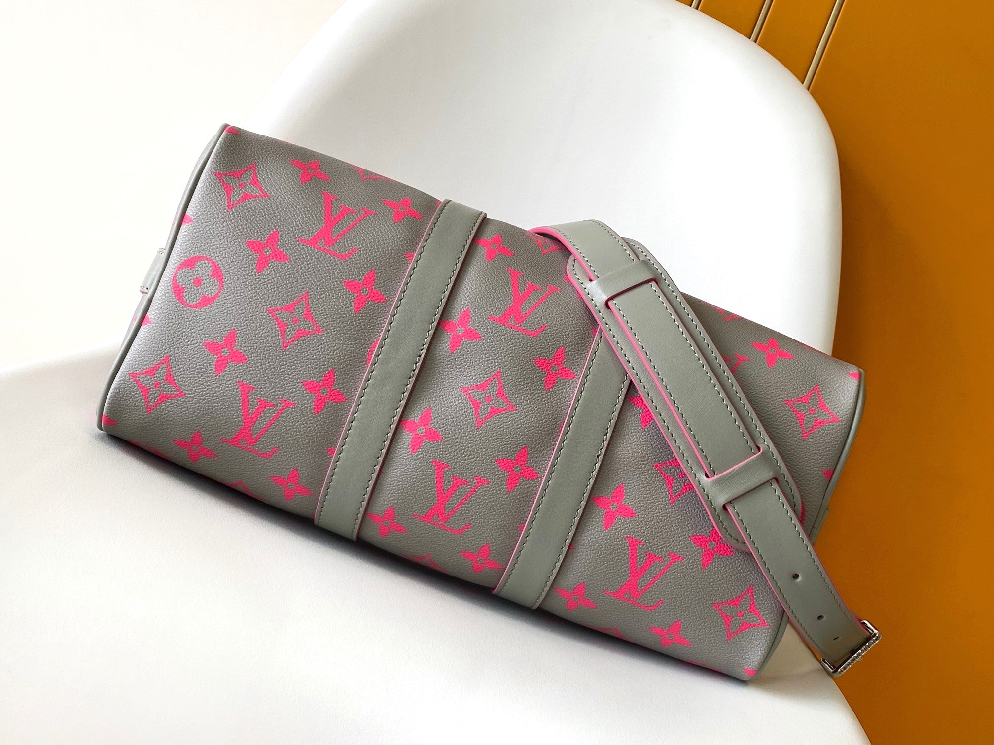 LV 26S KEEPALL 34 IN DARK GREY MONOGRAM CANVAS