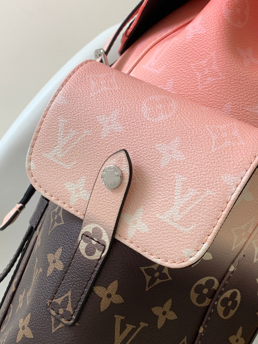 LV 25S CHRISTOPHER BACKPACK 48 IN CORAL RED AND BROWN CALFSKIN