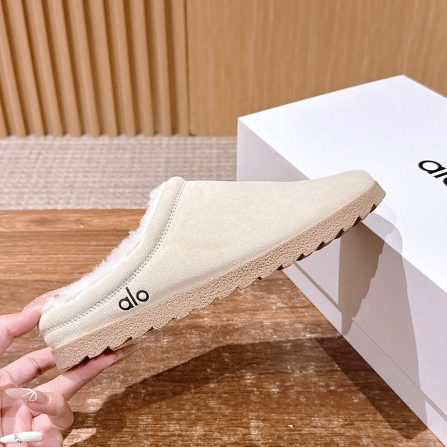 ALO 25S BIRKENSTOCK CLOGS IN CREAM WHITE SUEDE