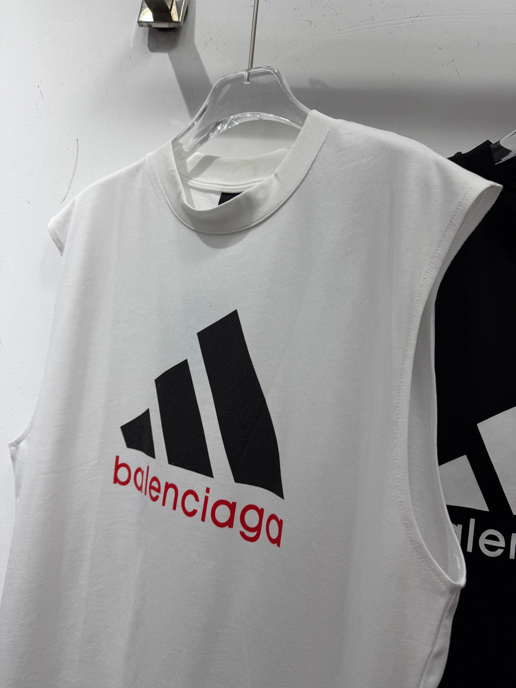 BALENCIAGA 26S SLEEVELESS T-SHIRT 047