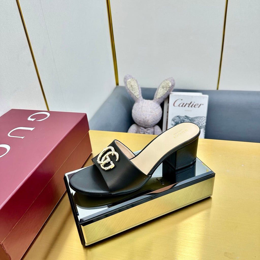 GG HIGH HEELS IN BLACK CALFSKIN GOLD-TONE HARDWARE WITH RHINESTONES