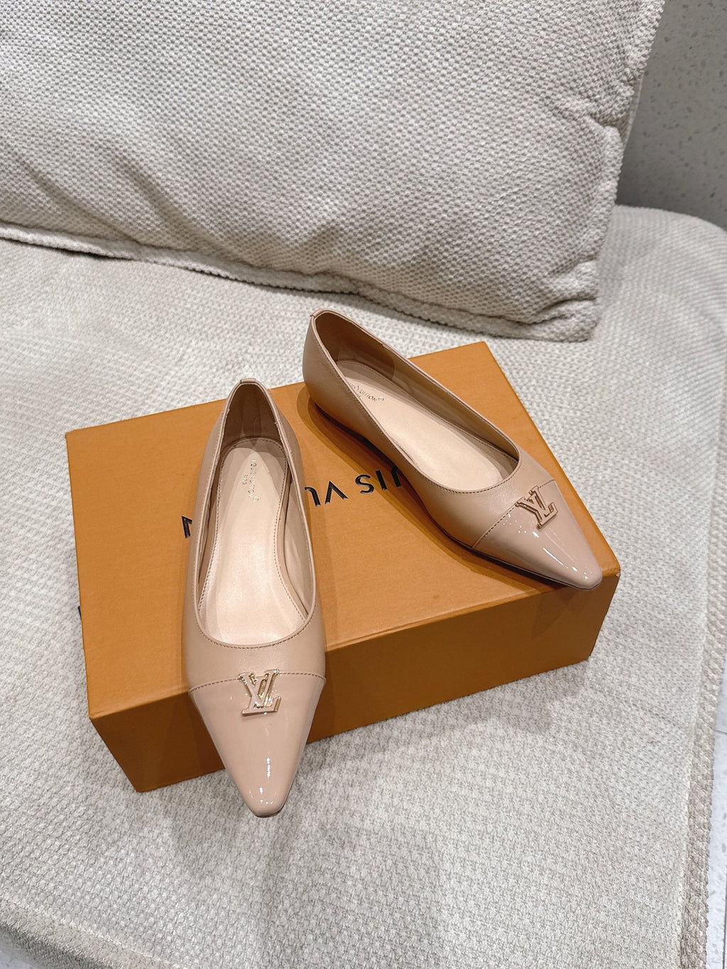 LV 26S POINTED TOE BALLET FLATS IN NUDE BEIGE CALFSKIN