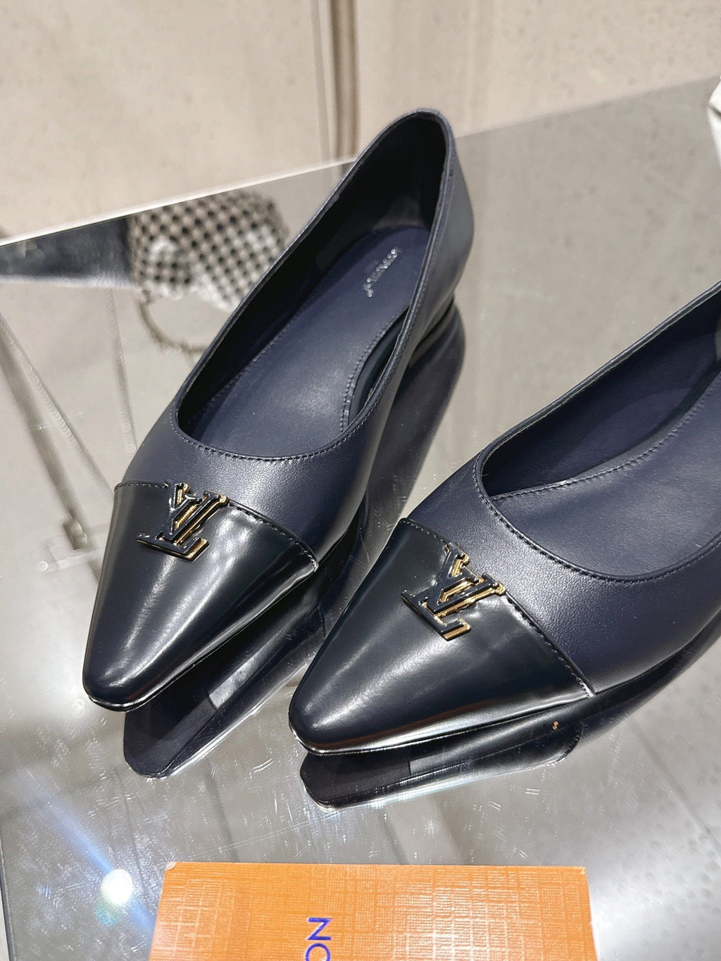 LV 26S POINTED TOE BALLET FLATS IN NAVY BLUE CALFSKIN