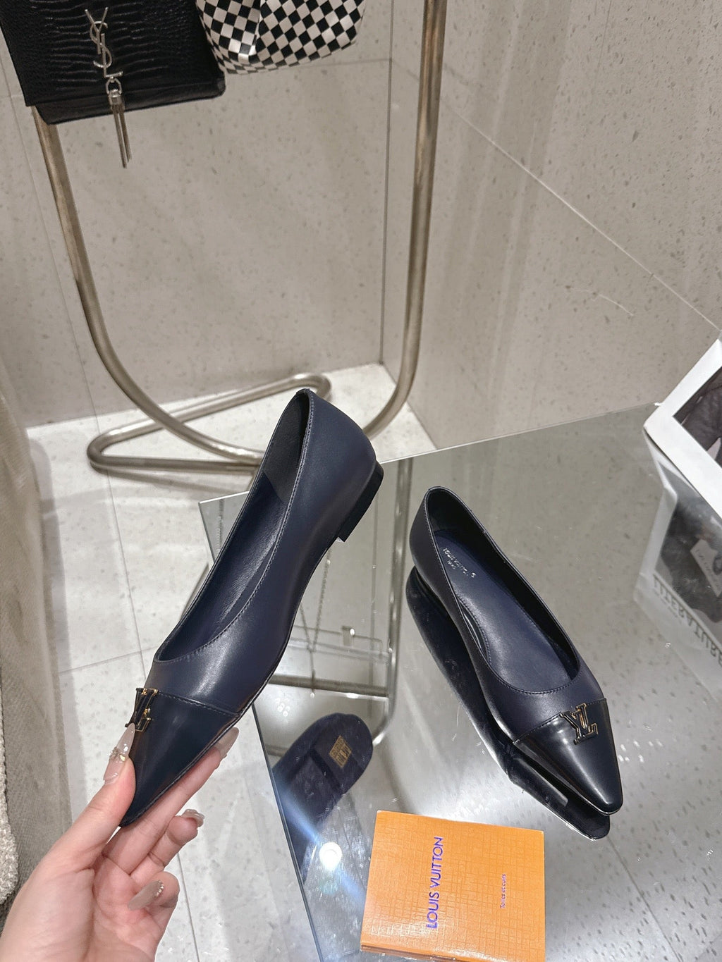 LV 26S POINTED TOE BALLET FLATS IN NAVY BLUE CALFSKIN
