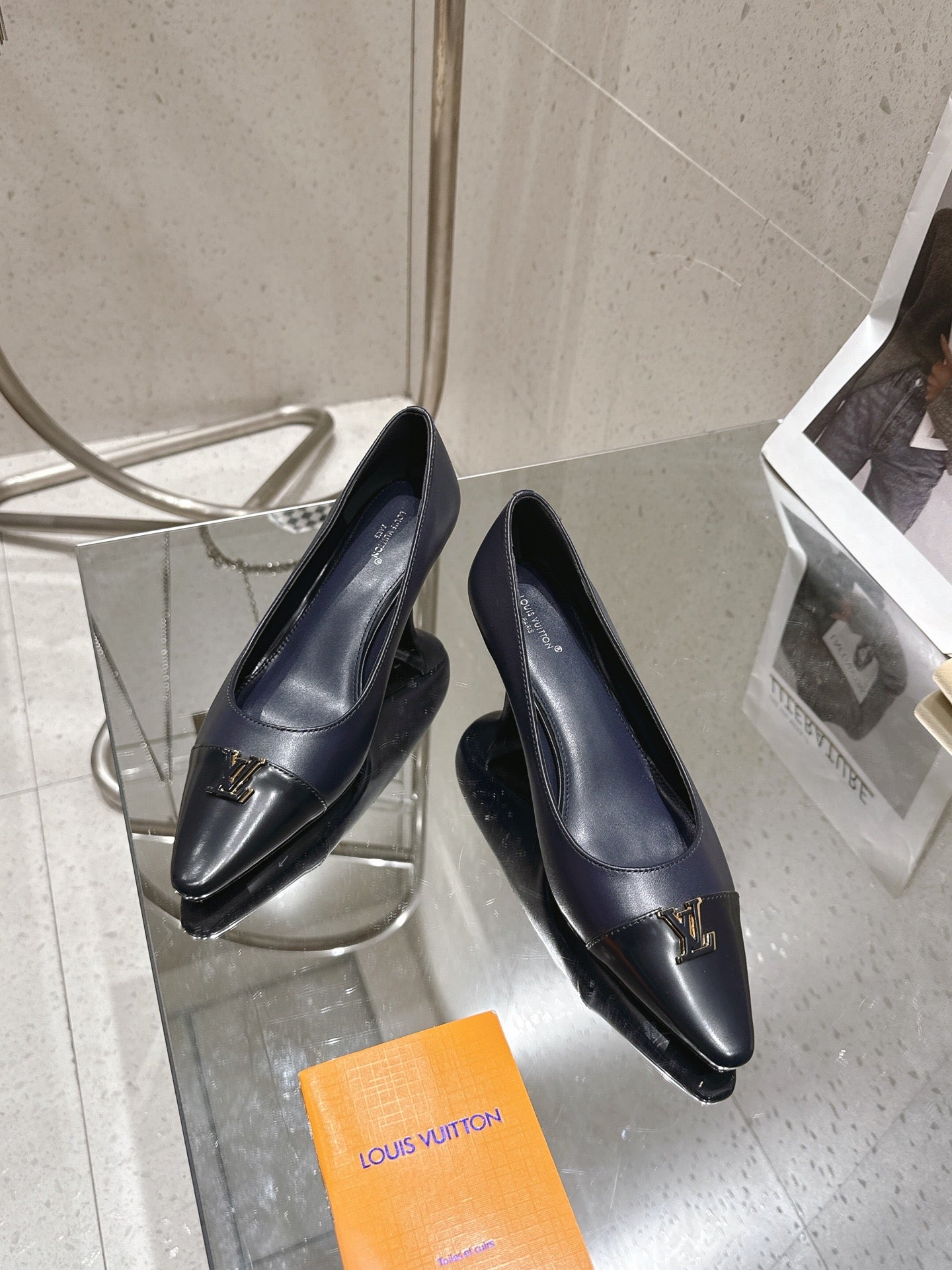 LV 26S POINTED TOE HIGH HEELS 55 MM IN BLACK BLUE CALFSKIN