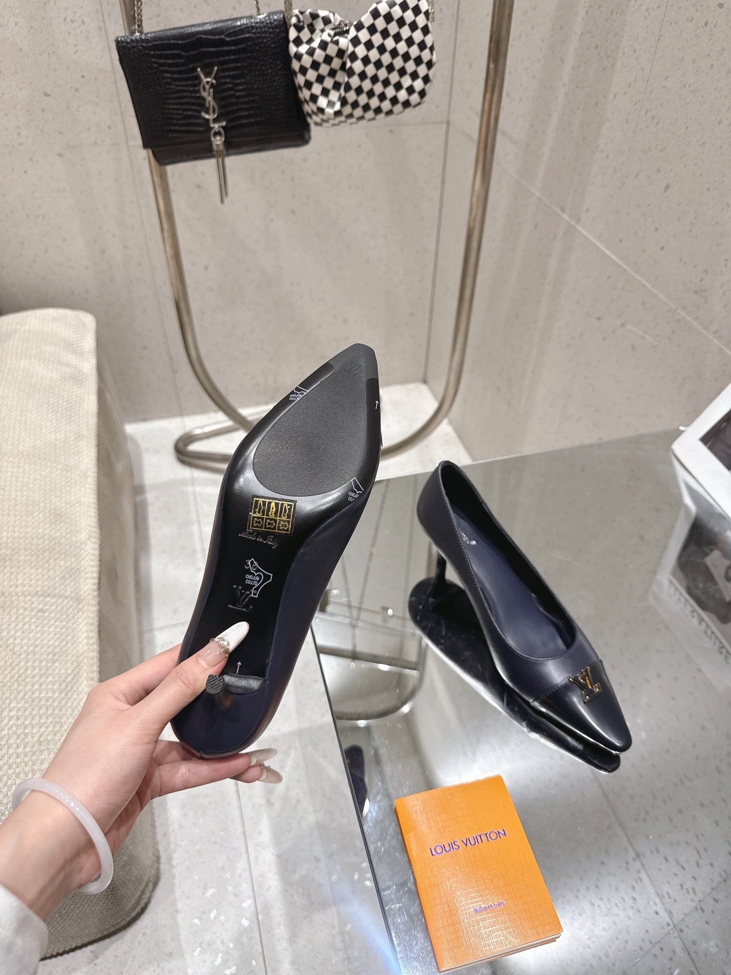 LV 26S POINTED TOE HIGH HEELS 55 MM IN BLACK BLUE CALFSKIN