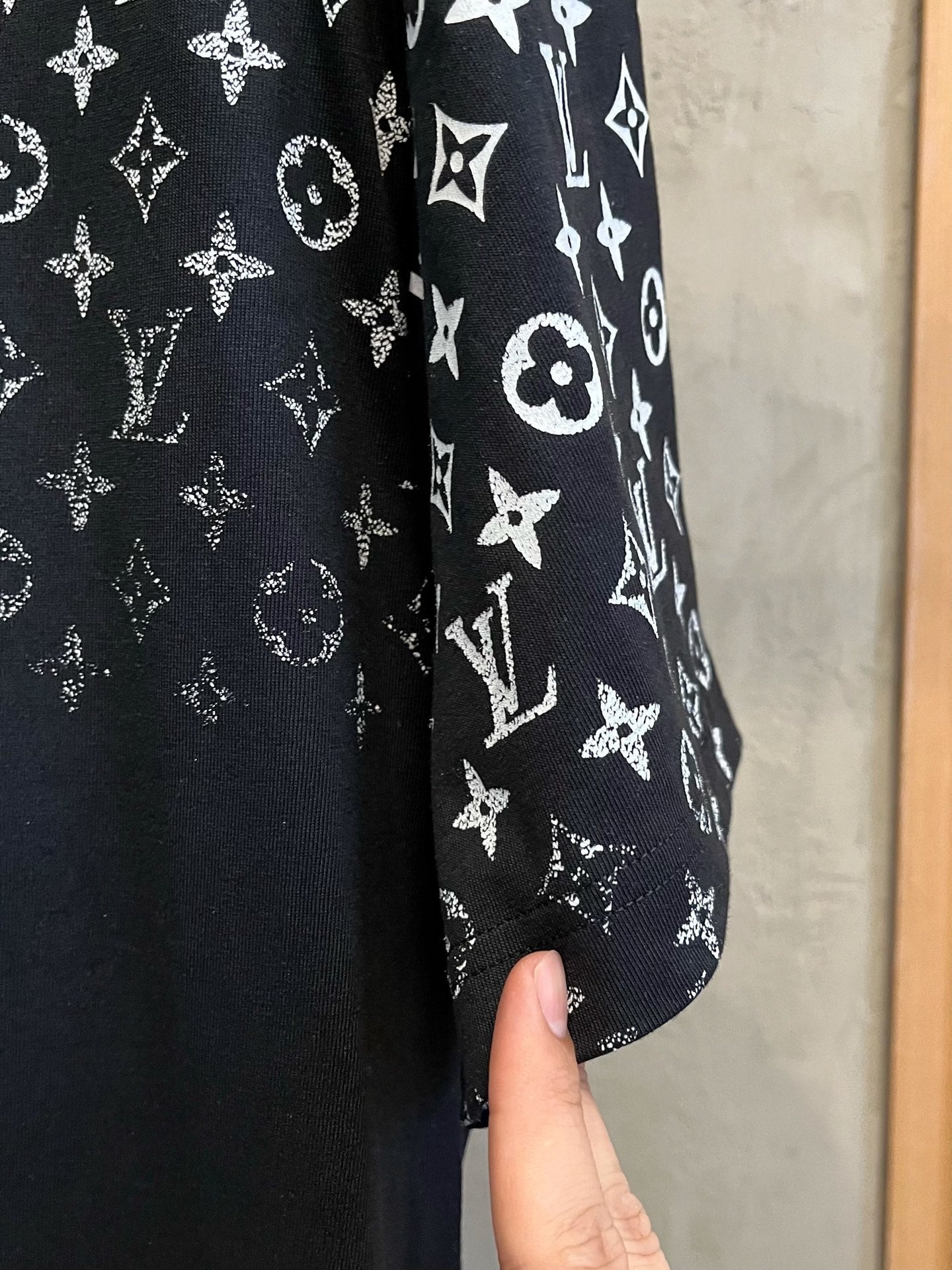 LV T-SHIRT IN BLACK MONOGRAM COTTON 238858