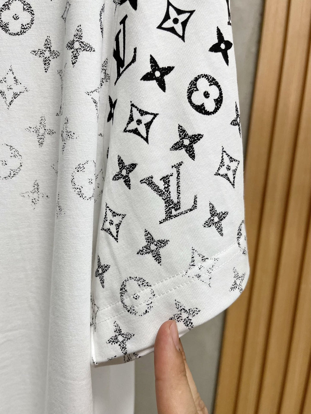 LV T-SHIRT IN WHITE MONOGRAM COTTON 238857
