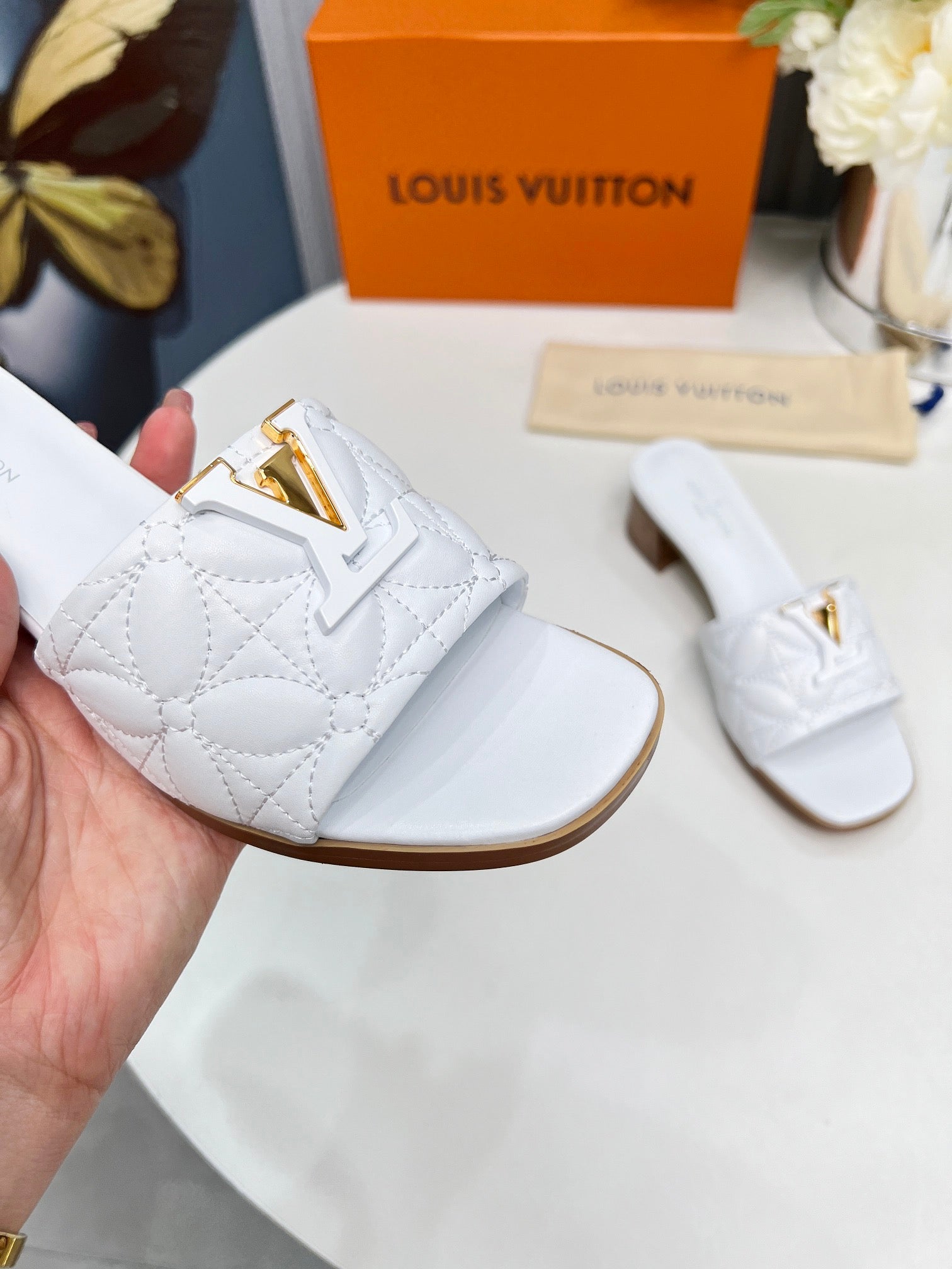 LV 26S MARE HIGH-HEELED MULE SANDALS IN WHITE CALFSKIN