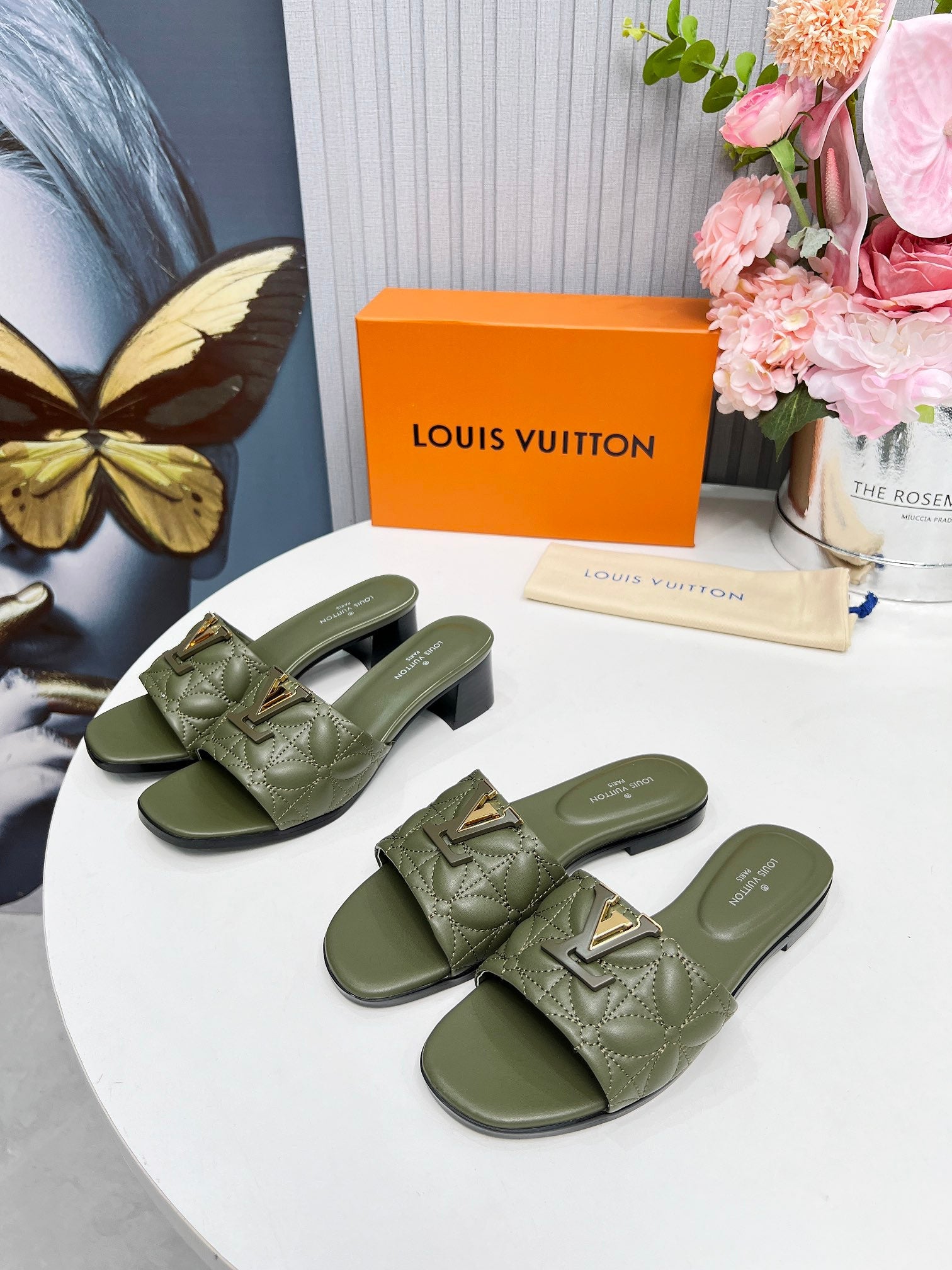LV 26S MARE FLAT MULES IN MOSS GREEN CALFSKIN