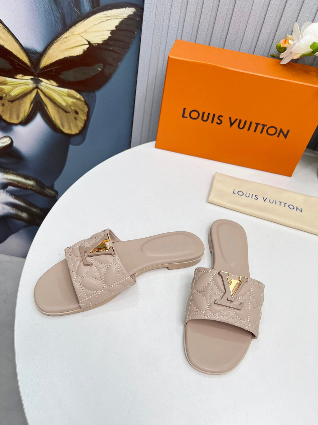 LV 26S MARE FLAT MULES IN DARK BEIGE CALFSKIN