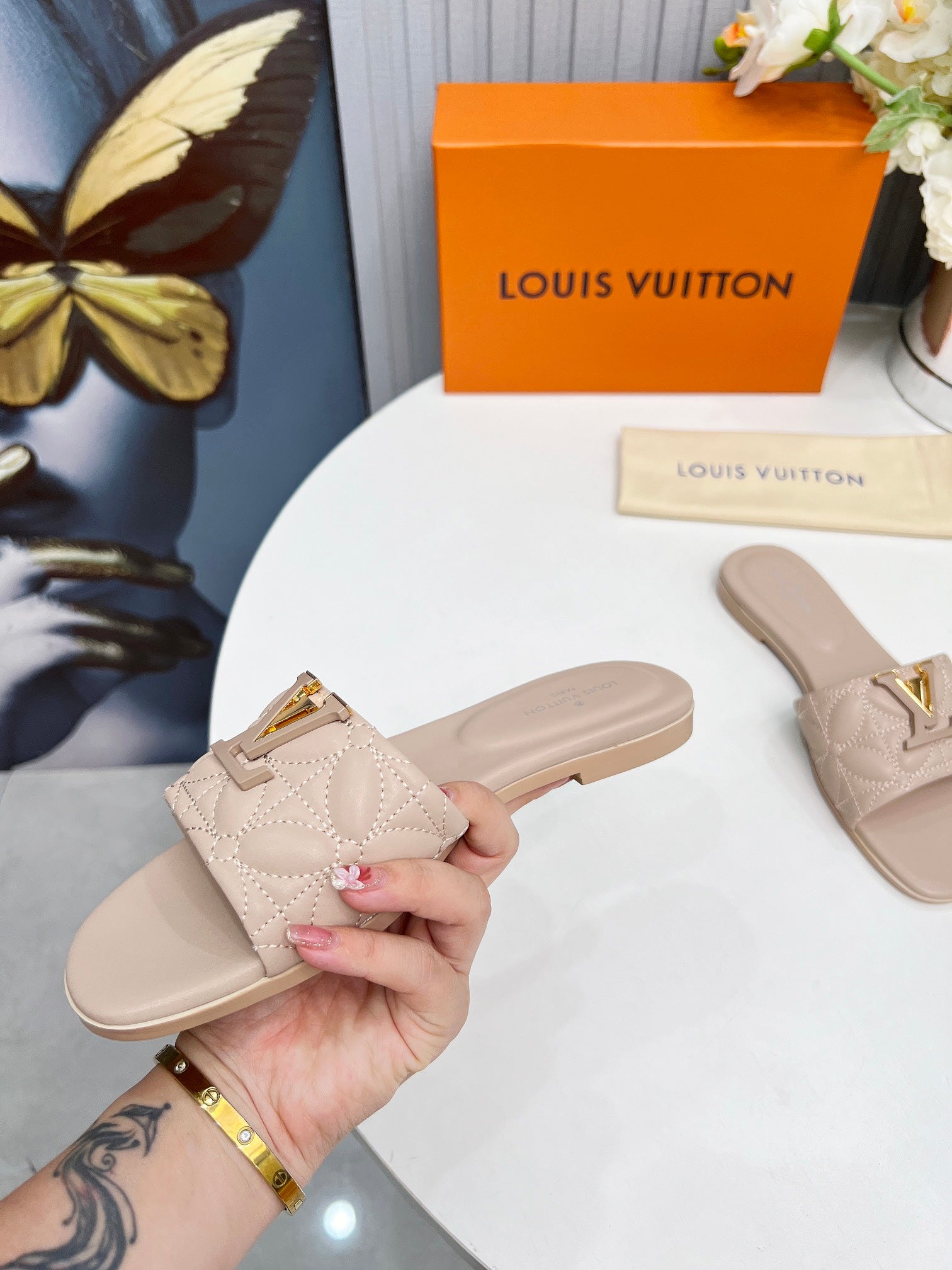 LV 26S MARE FLAT MULES IN DARK BEIGE CALFSKIN