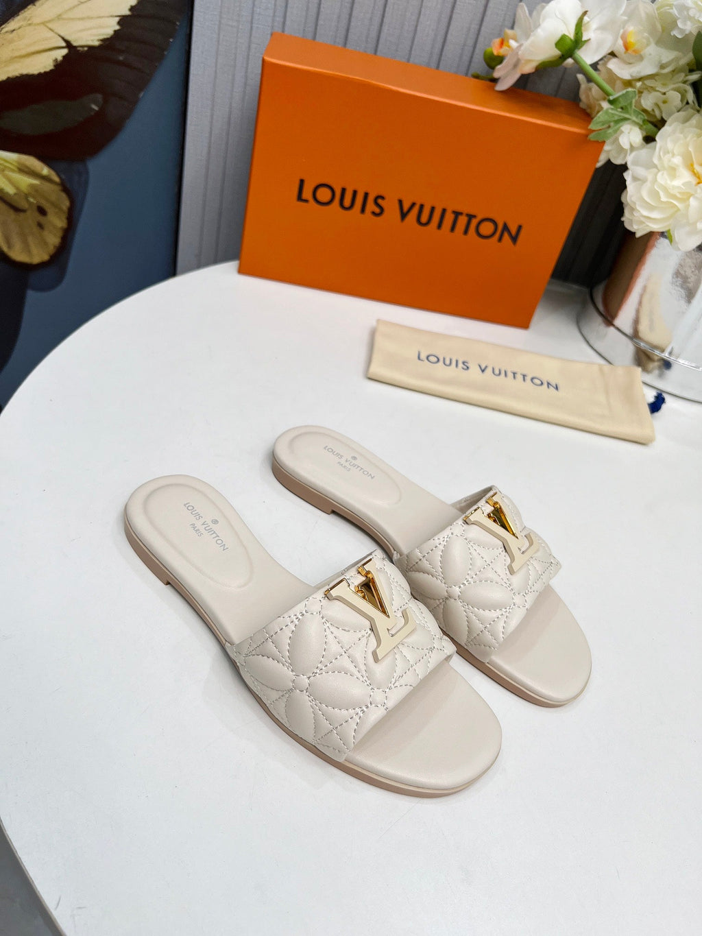 LV 26S MARE FLAT MULES IN IVORY BEIGE CALFSKIN