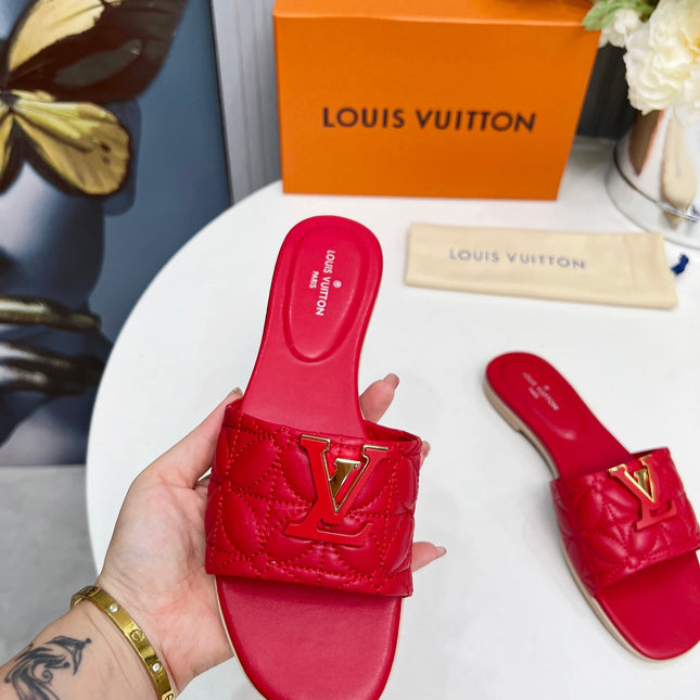 LV 26S MARE FLAT MULES IN RED CALFSKIN