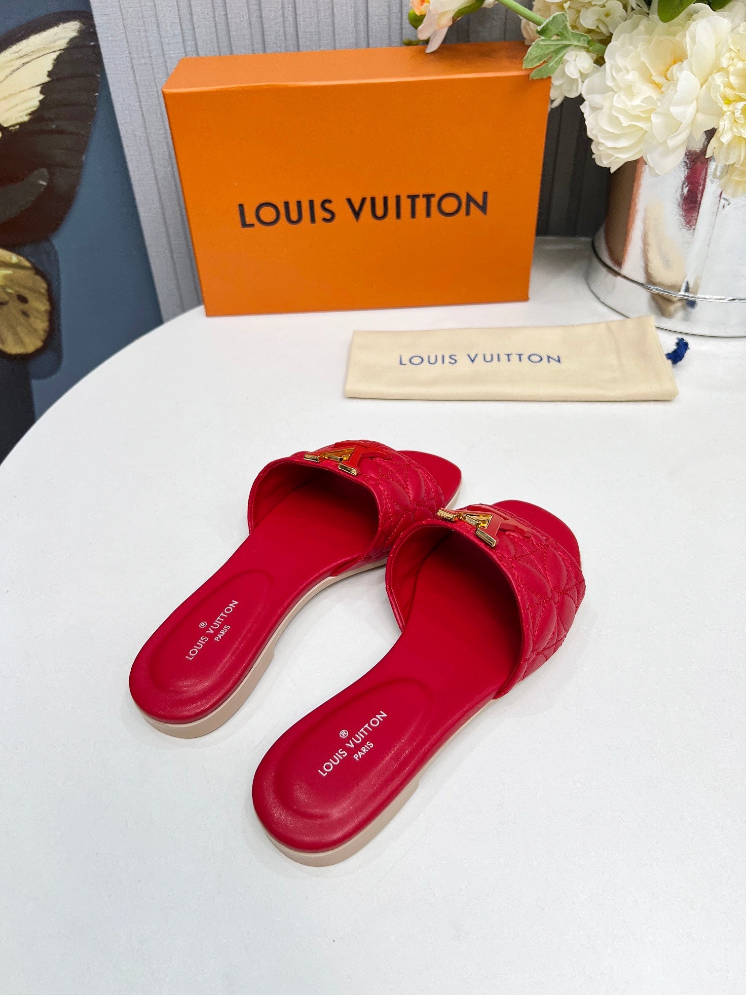 LV 26S MARE FLAT MULES IN RED CALFSKIN