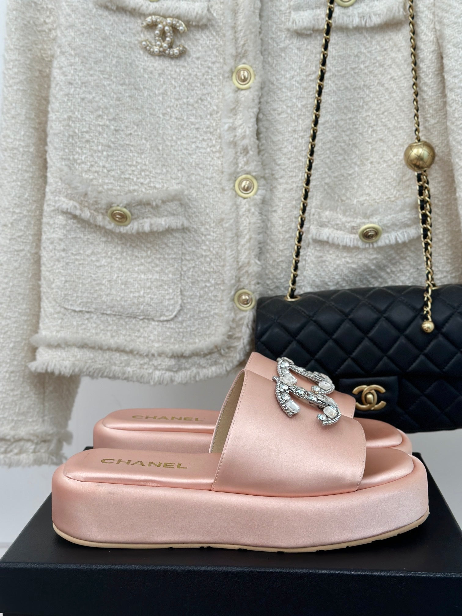 SLIPPERS THICK SOLE IN LIGHT PINK SATIN