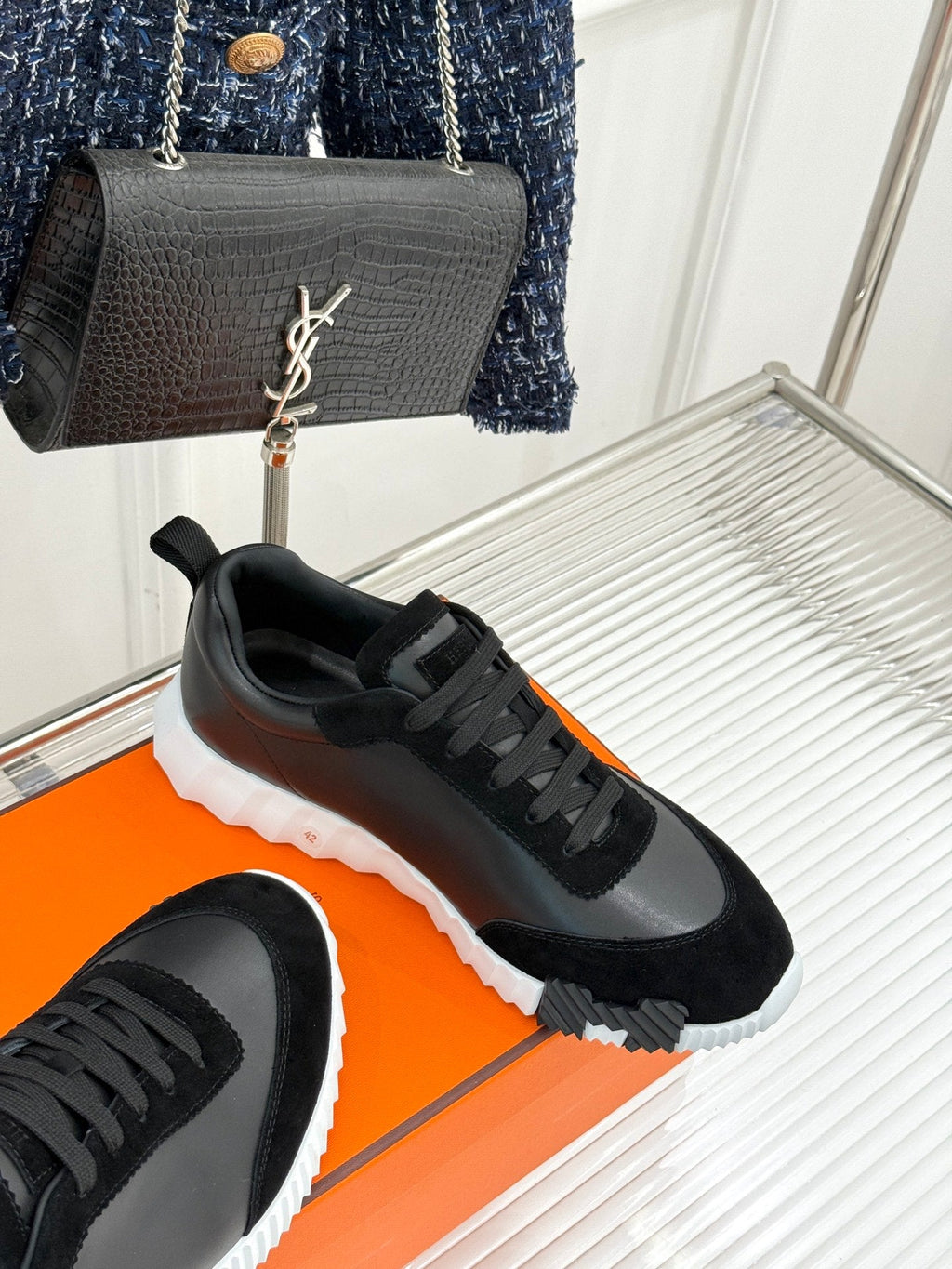 HM SNEAKER LOW SPORTS IN ALL BLACK MESH AND H SOLE