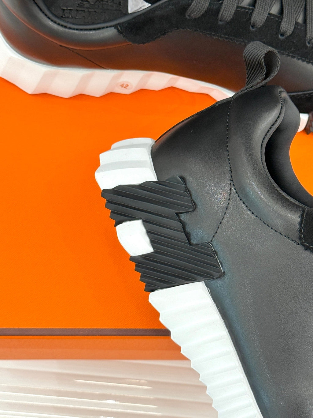 HM SNEAKER LOW SPORTS IN ALL BLACK MESH AND H SOLE