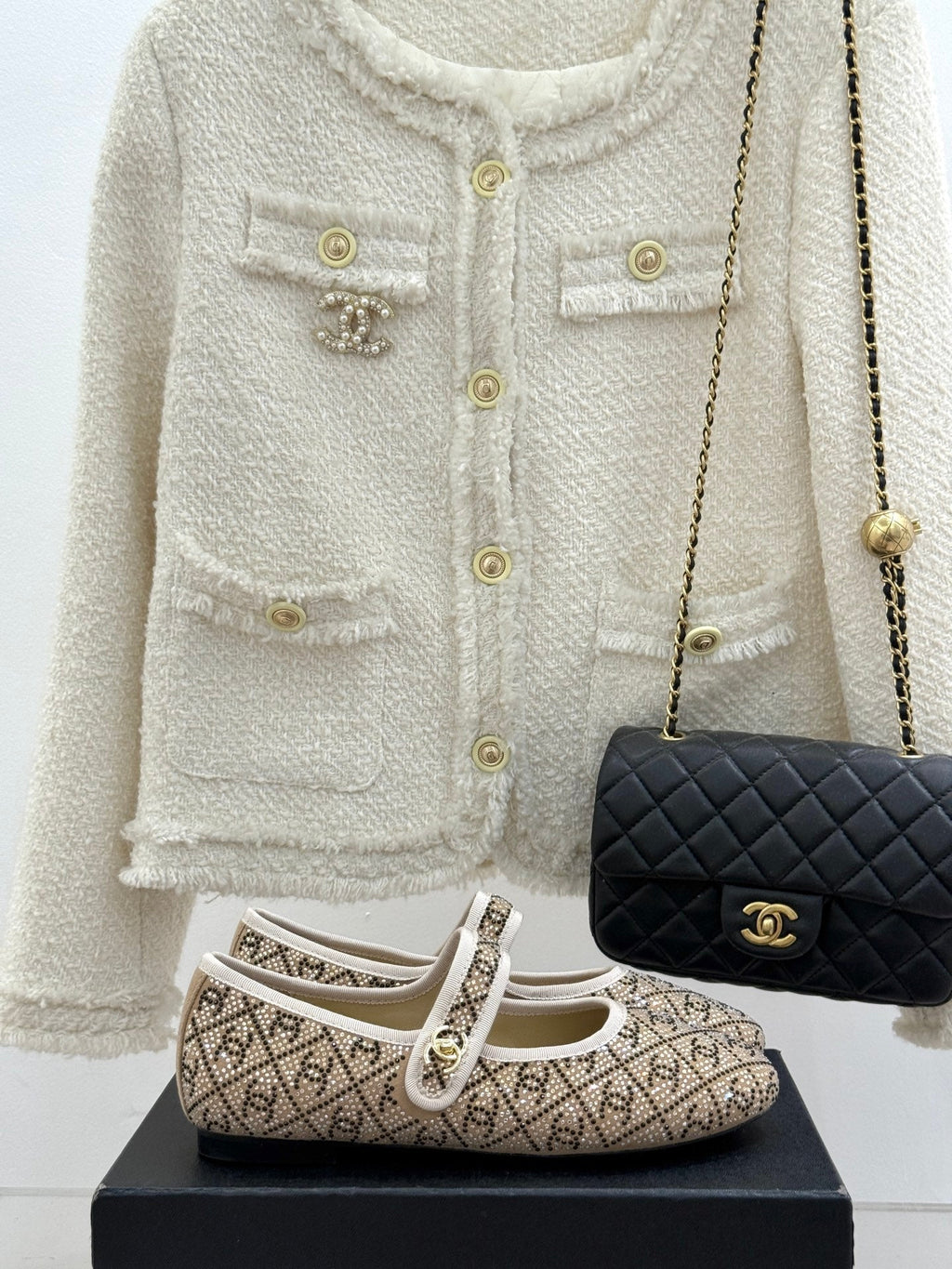 CC FLAT MARY JANE 25SS IN BEIGE EMBELLISHED WITH RHINESTONES